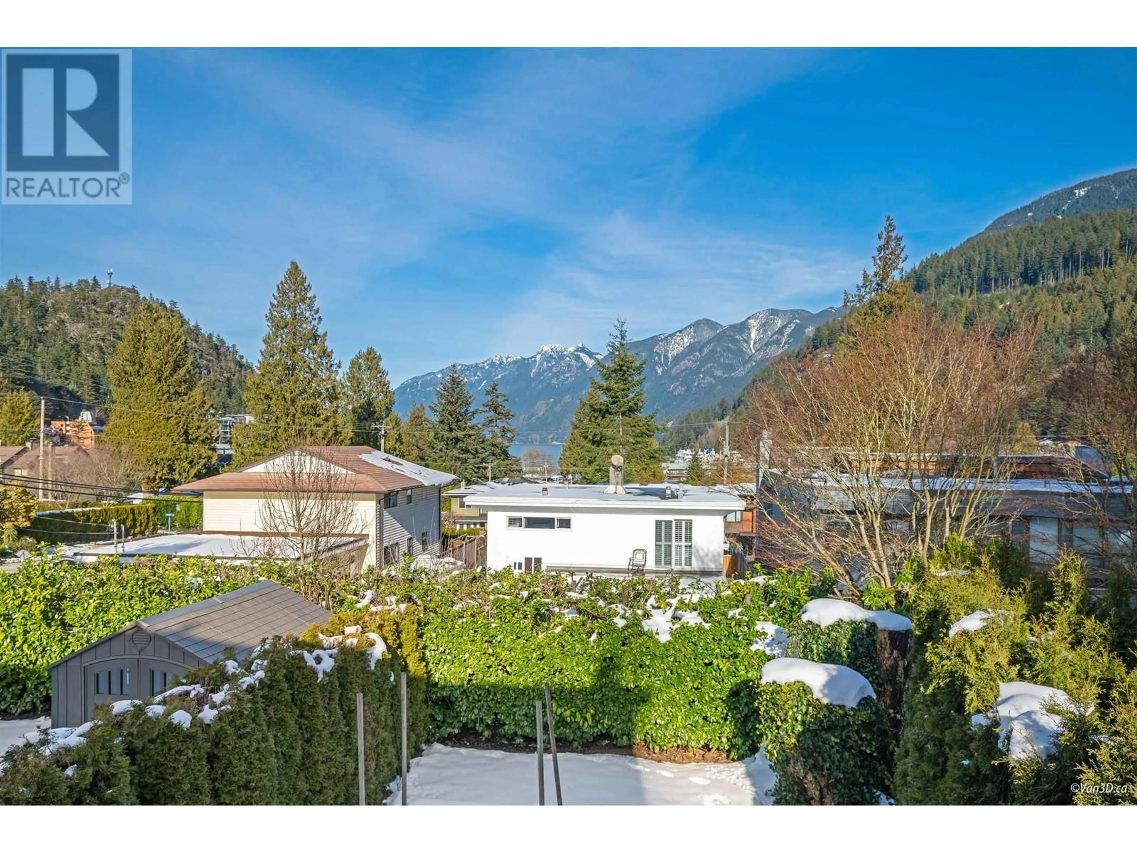 A pic from outside/outdoor area/front of a property/back of a property/a pic from drone, mountain view for 6387 CHATHAM STREET, West Vancouver British Columbia V7W2E1