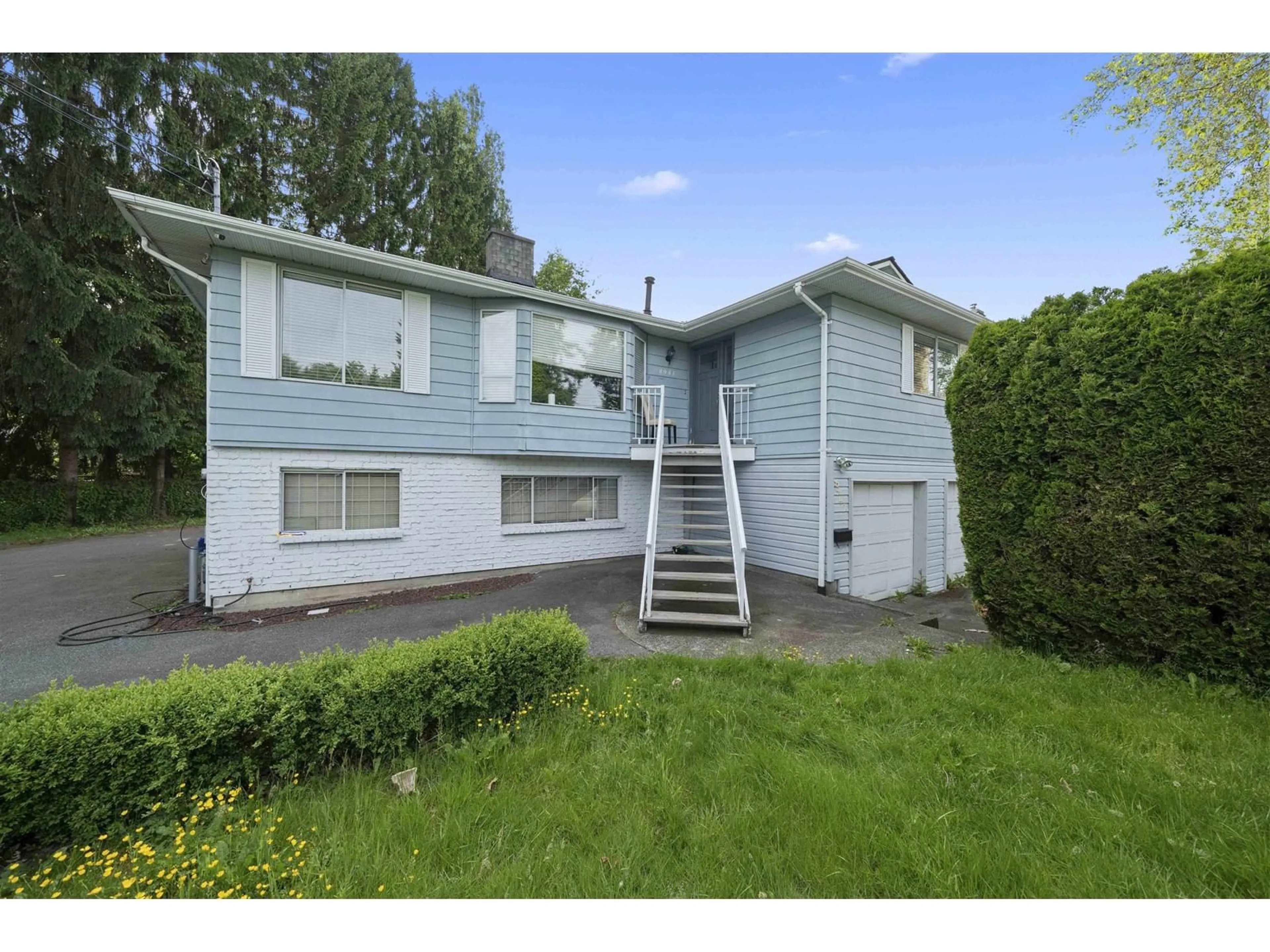 A pic from outside/outdoor area/front of a property/back of a property/a pic from drone, street for 8941 132, Surrey British Columbia V3V6S9