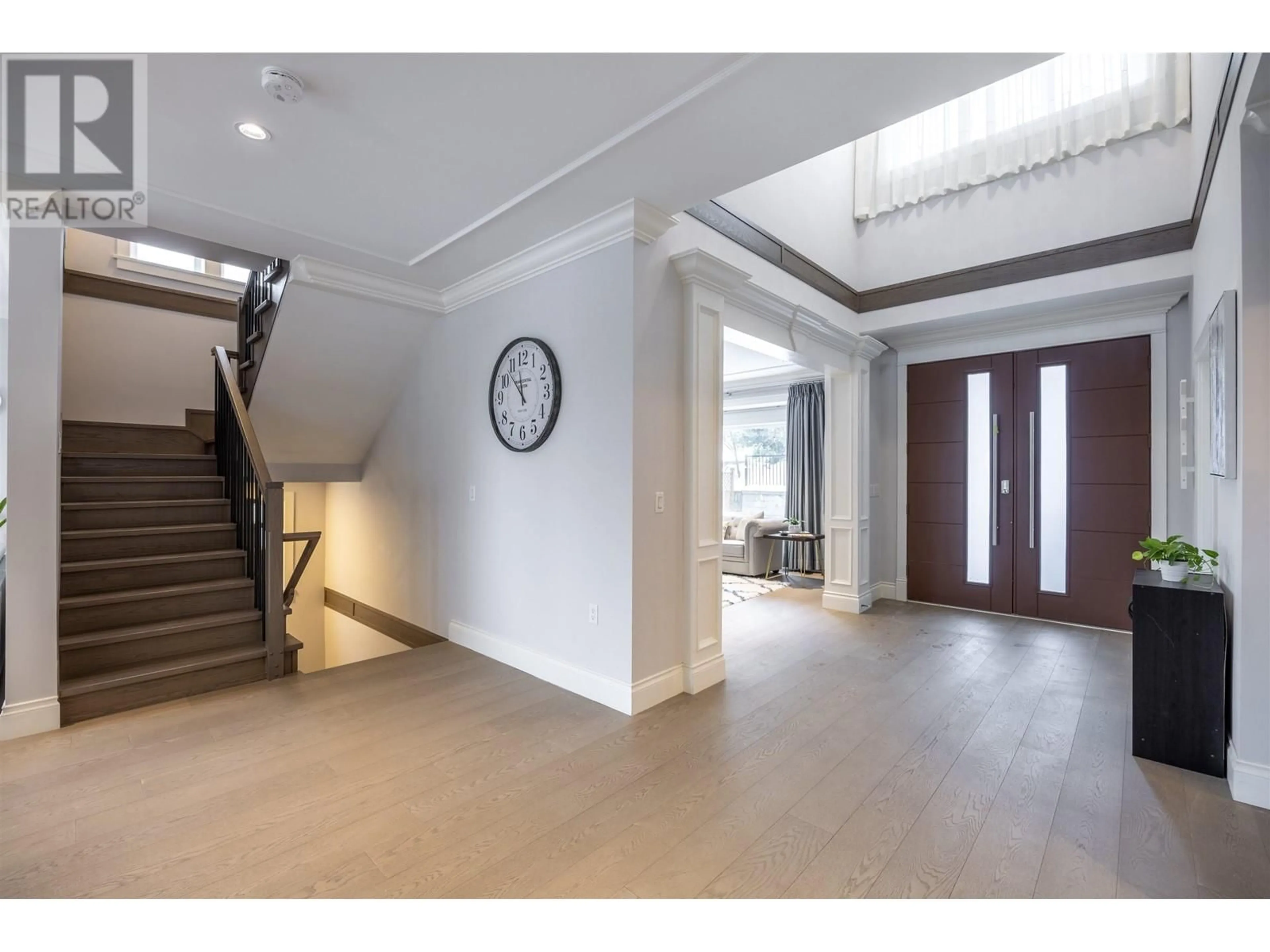 Indoor foyer for 6138 CARSON STREET, Burnaby British Columbia V5J2Z9