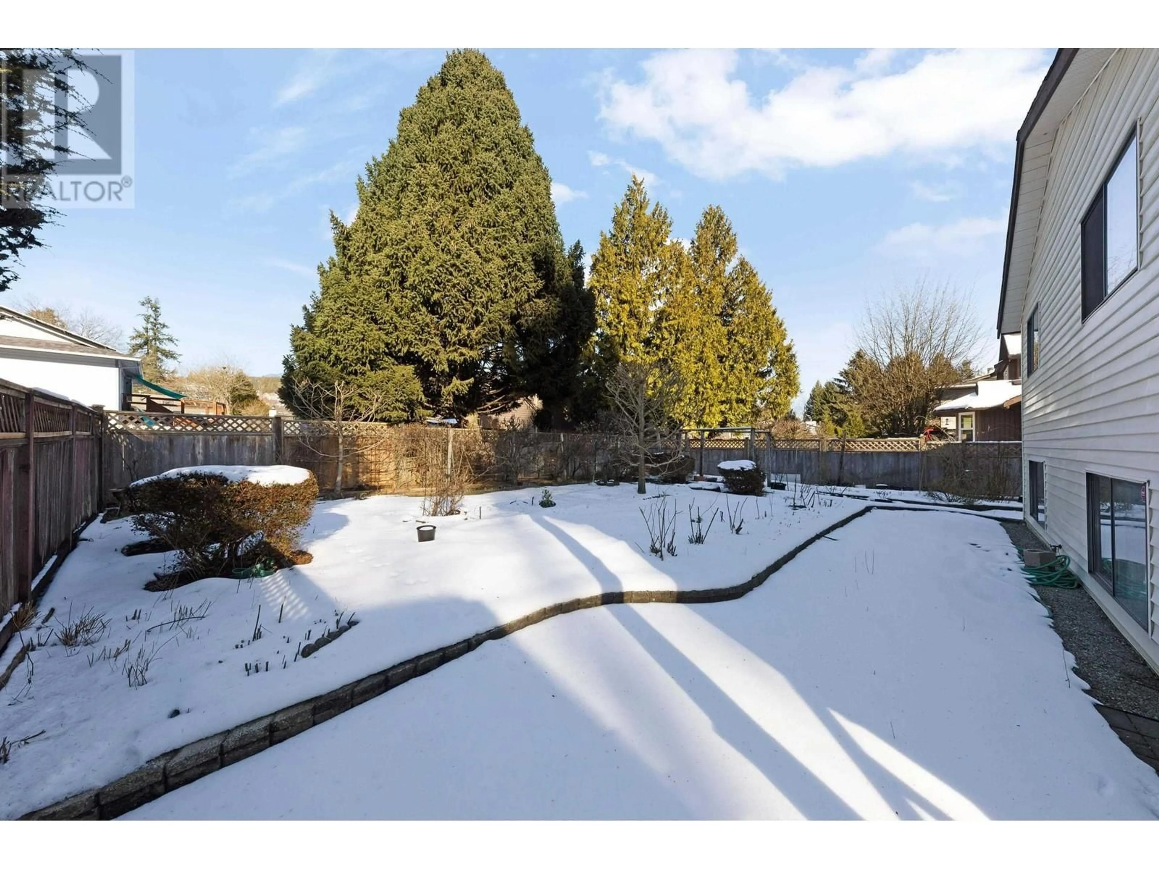 A pic from outside/outdoor area/front of a property/back of a property/a pic from drone, unknown for 1273 LYNWOOD AVENUE, Port Coquitlam British Columbia V3B6H1