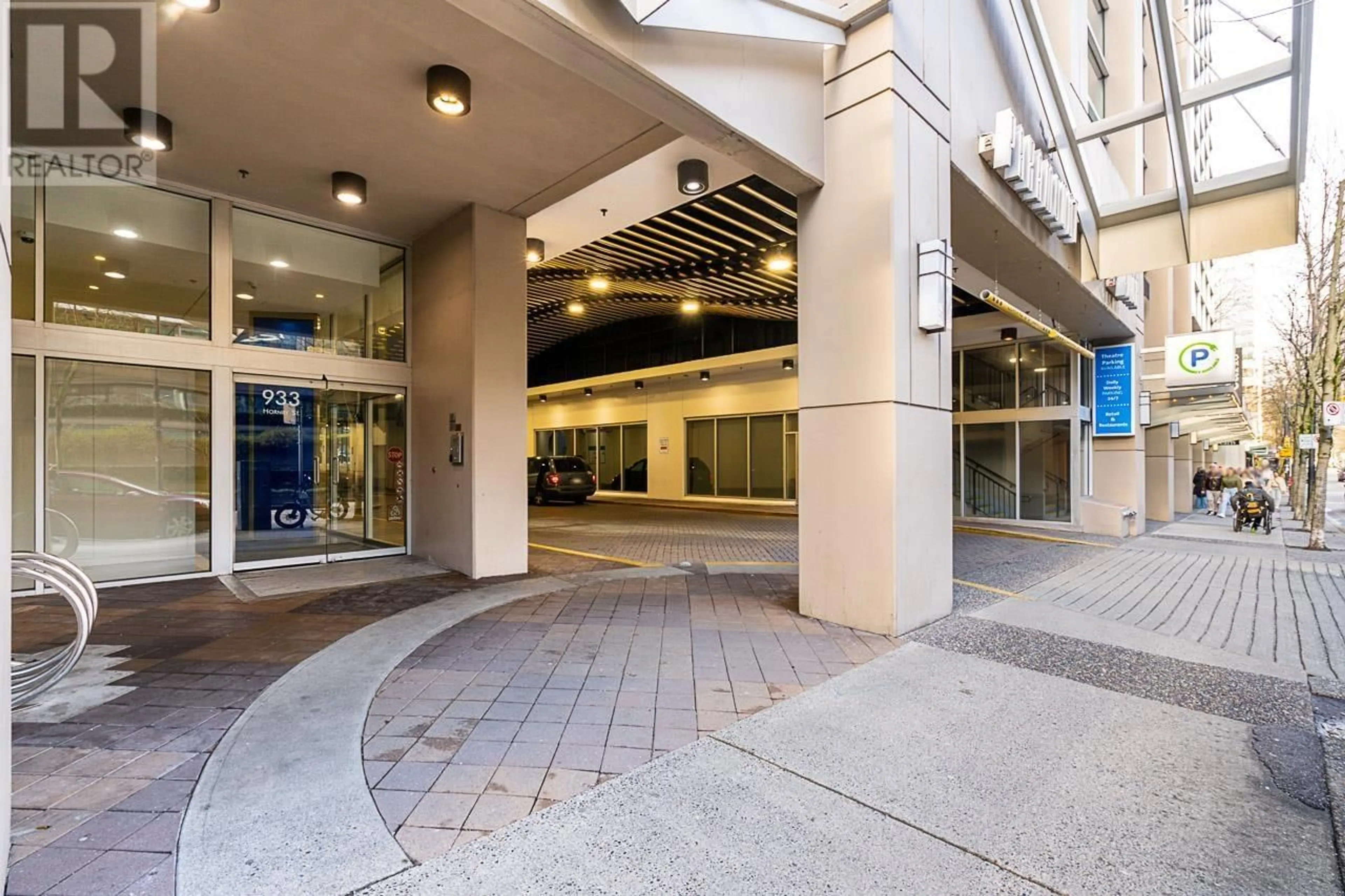 Indoor foyer for 203 933 HORNBY STREET, Vancouver British Columbia V6Z3G4