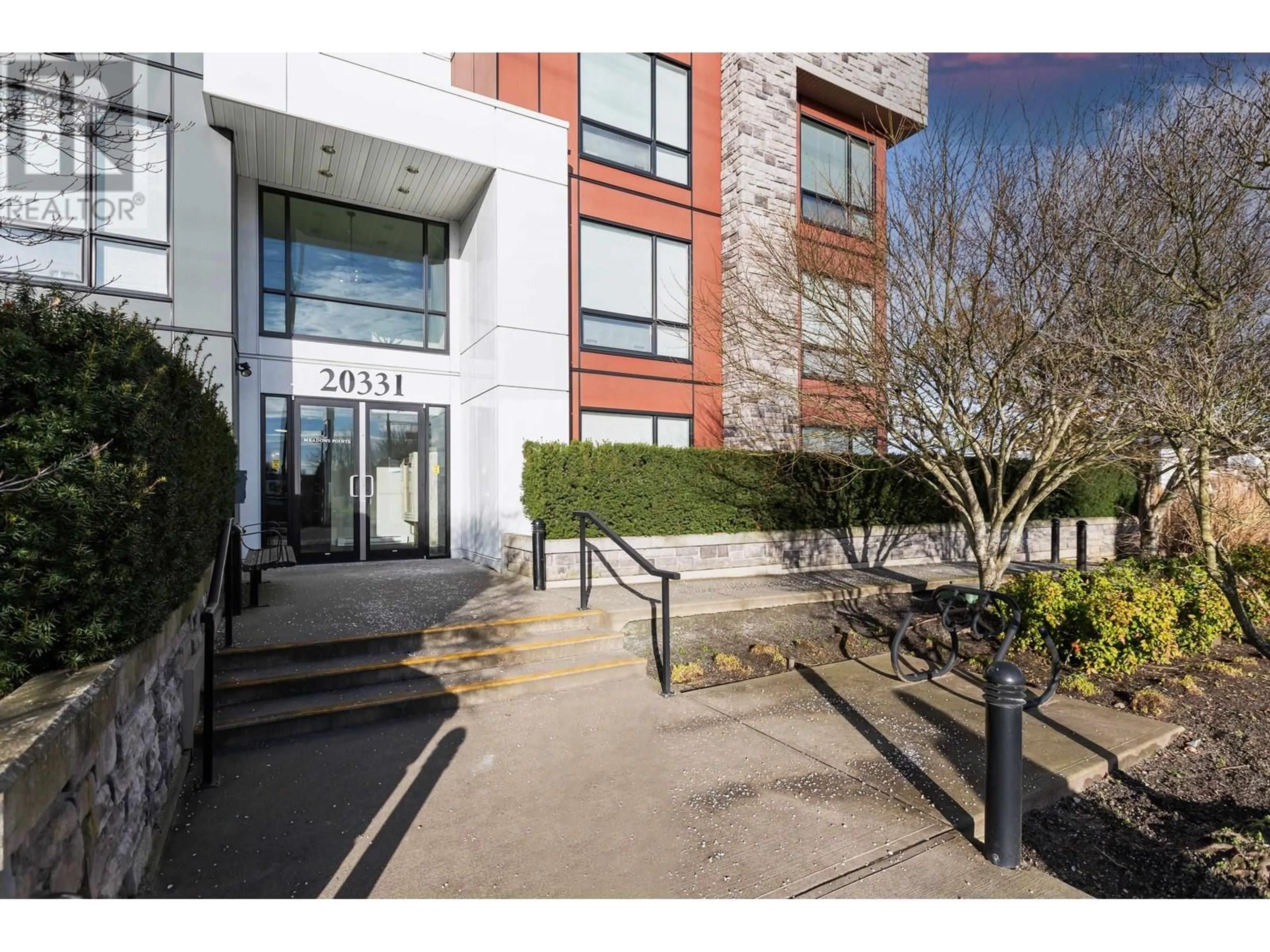 Indoor foyer for 204 - 20331 DEWDNEY TRUNK ROAD, Maple Ridge British Columbia V2X3C9