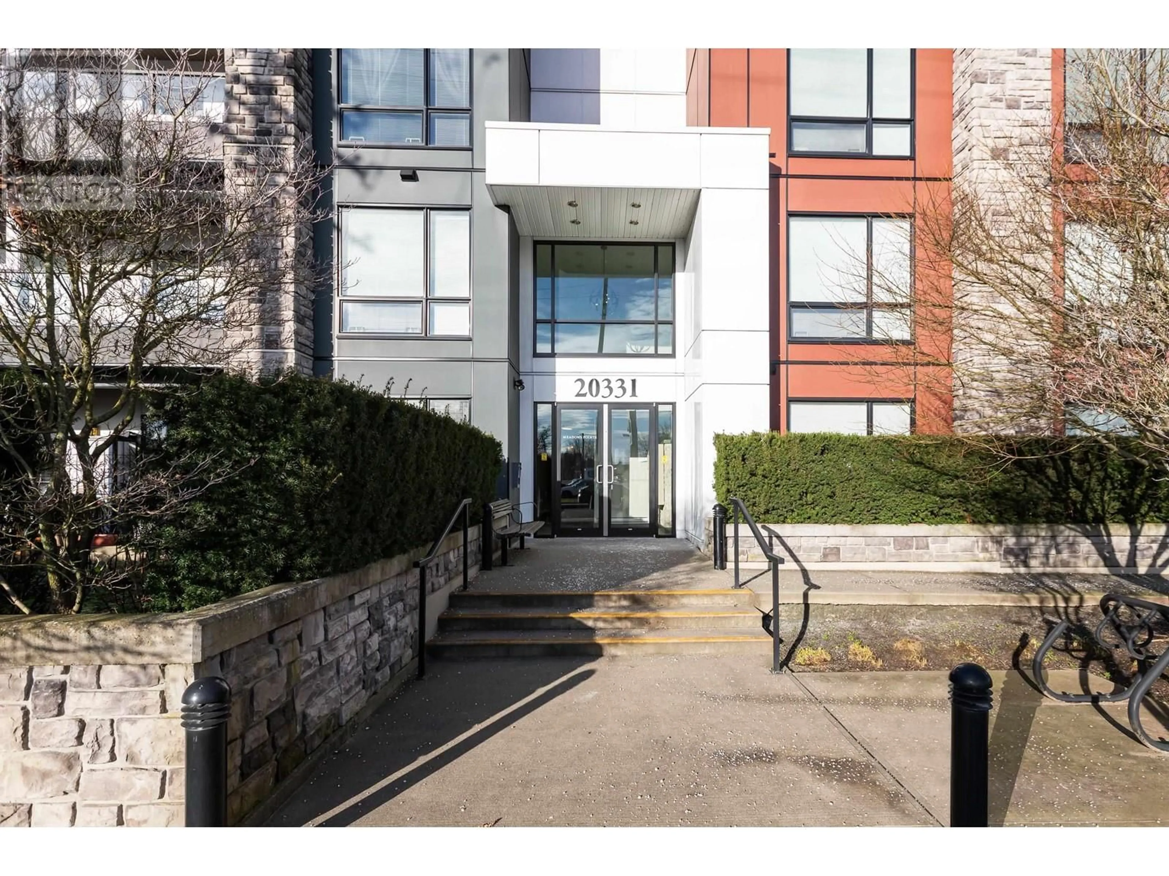Indoor foyer for 204 - 20331 DEWDNEY TRUNK ROAD, Maple Ridge British Columbia V2X3C9
