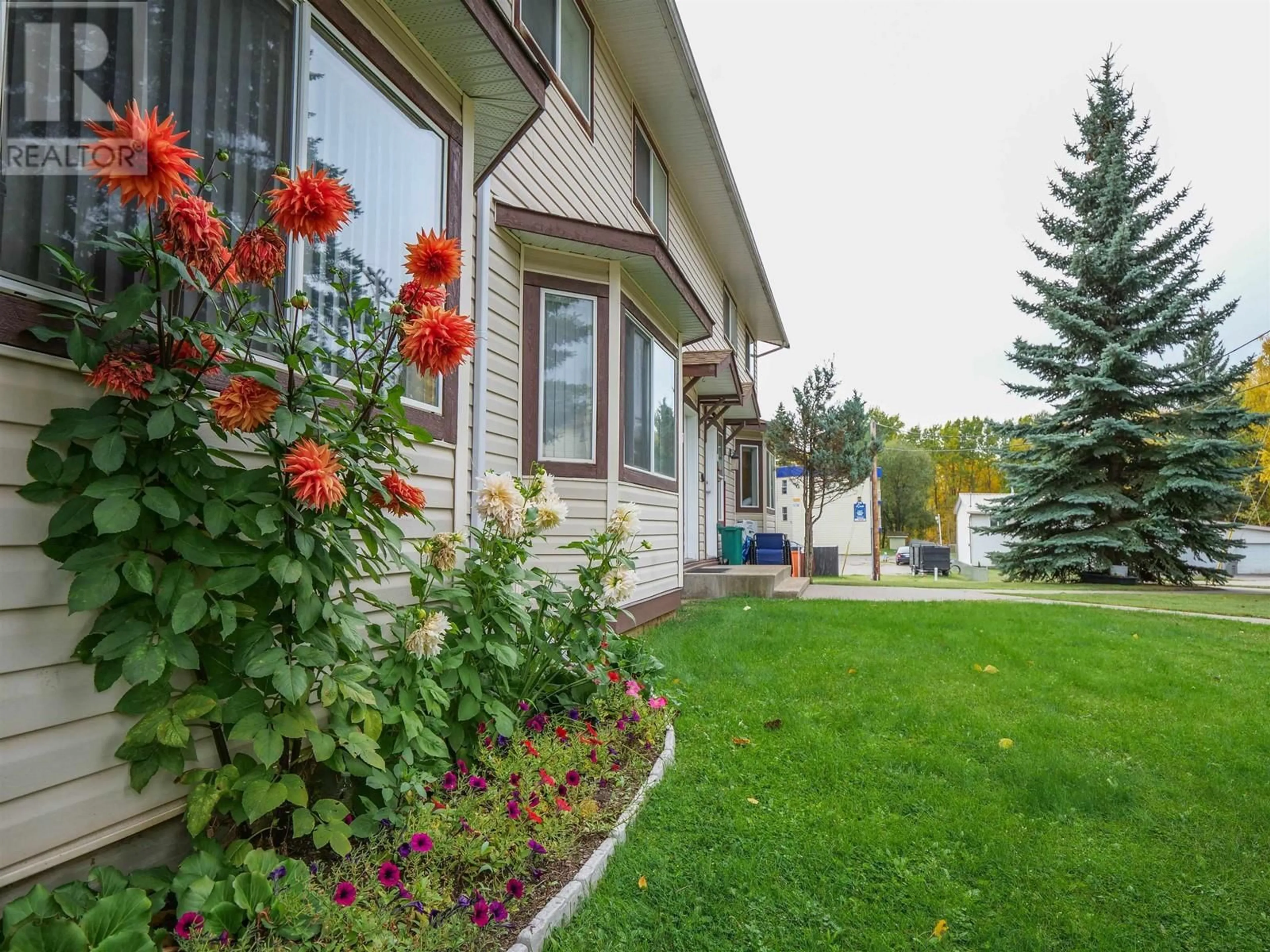 Patio, street for 4 410 PINCHBECK STREET, Quesnel British Columbia V2J6A3