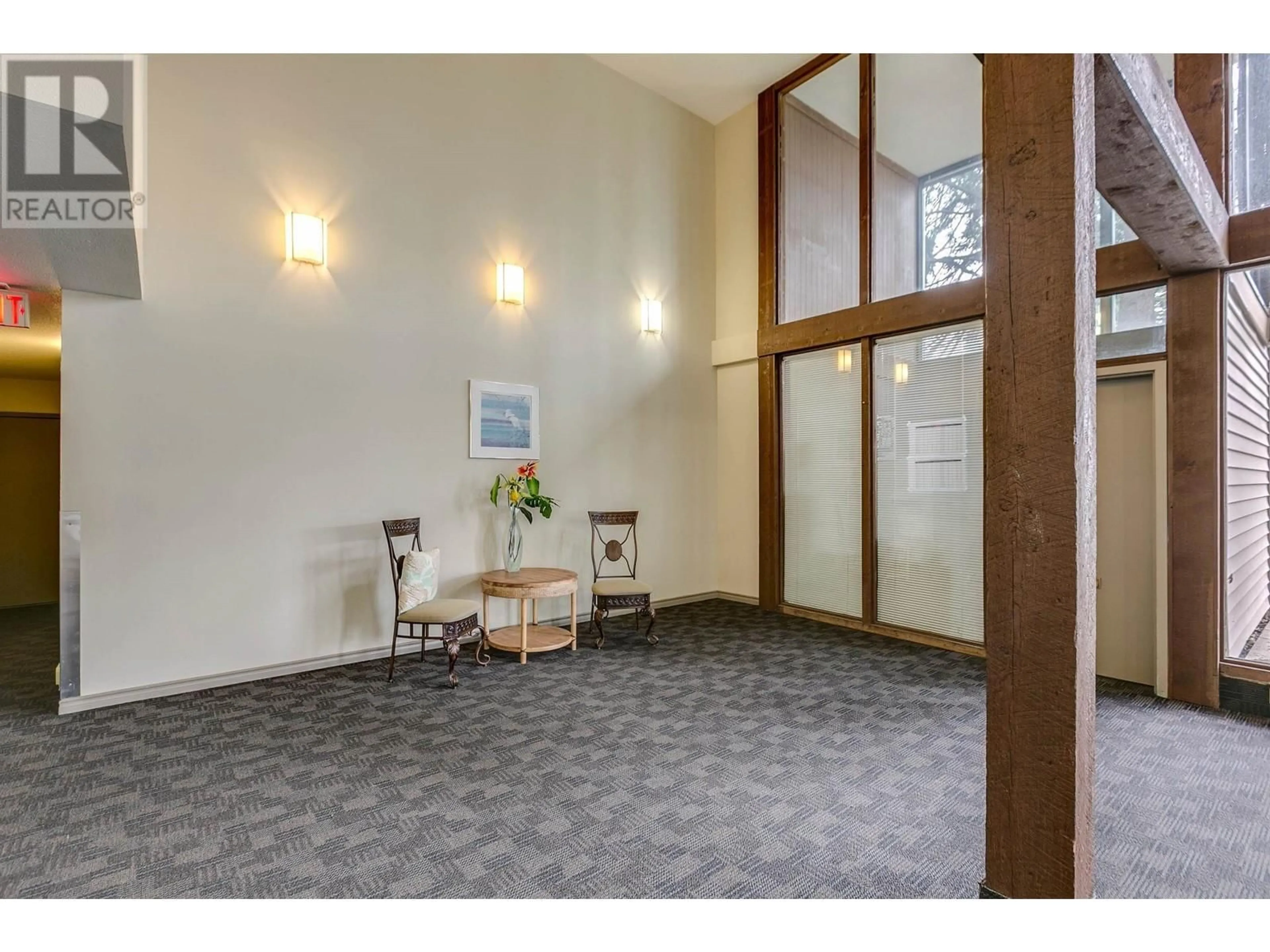 Indoor foyer for 301 8231 GRANVILLE AVENUE, Richmond British Columbia V6Y3A4