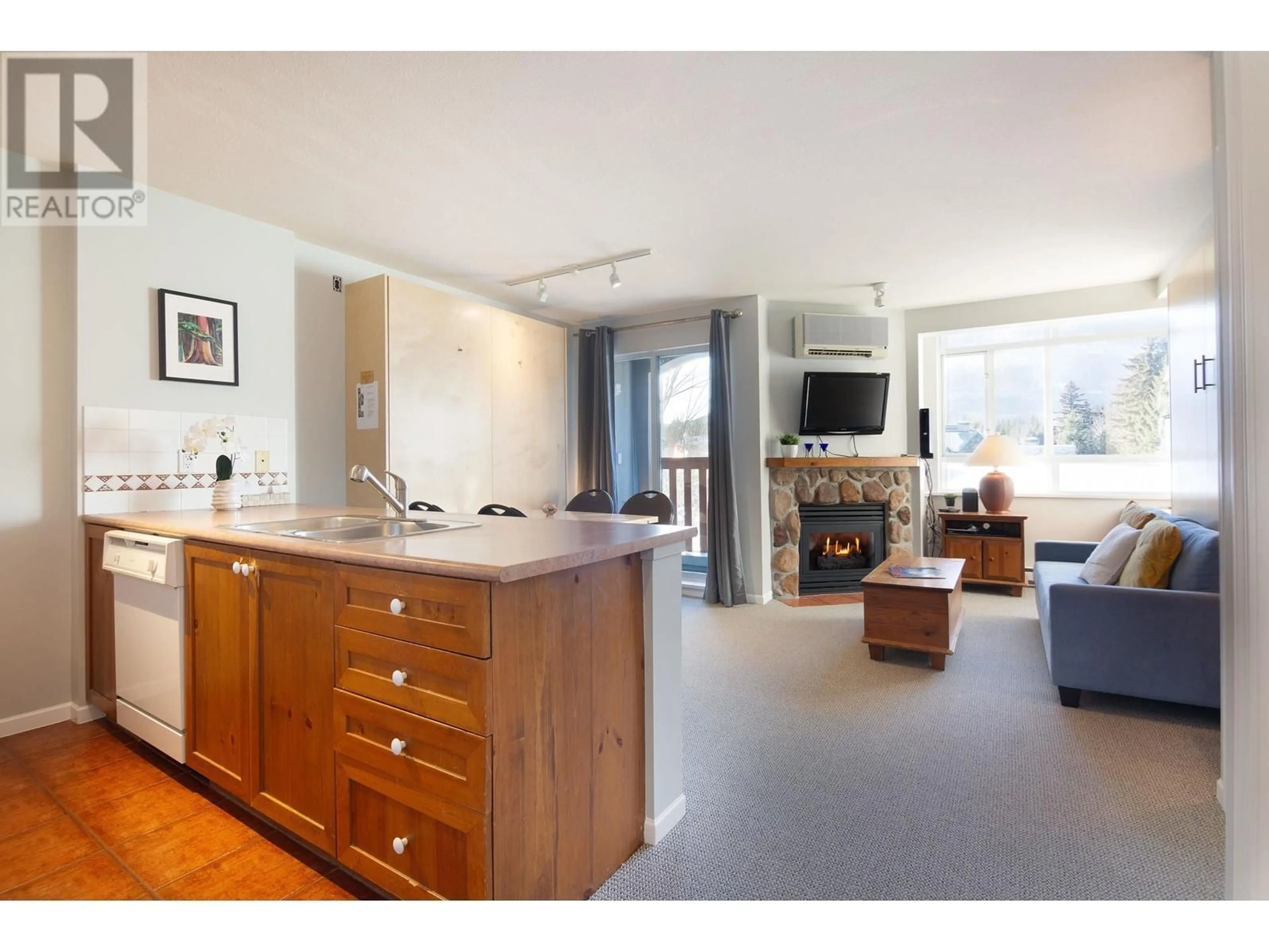 Open concept kitchen, unknown for 349 4314 MAIN STREET, Whistler British Columbia V8E1A8