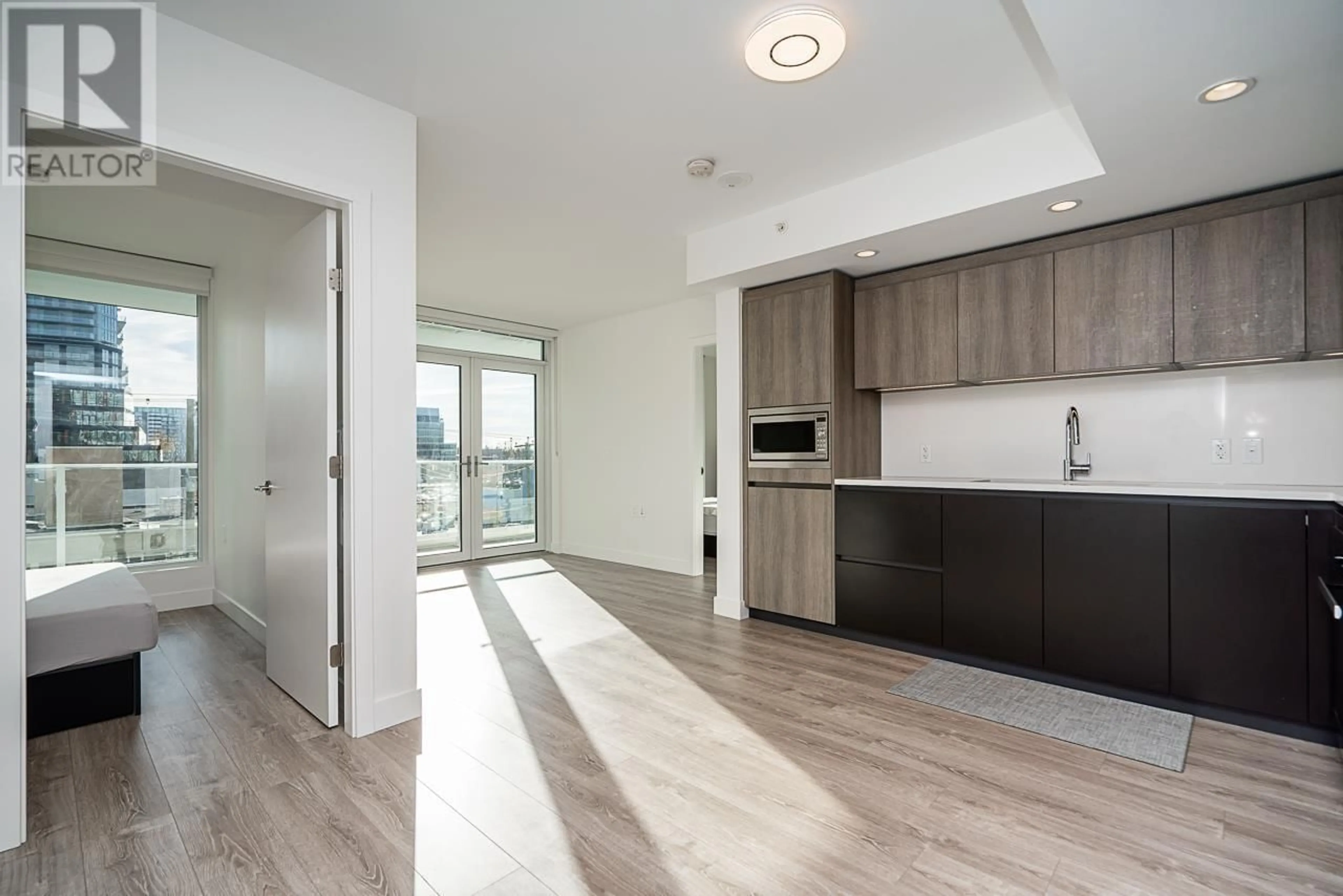 Open concept kitchen, wood/laminate floor for 432 - 8133 COOK ROAD, Richmond British Columbia V6Y0L7