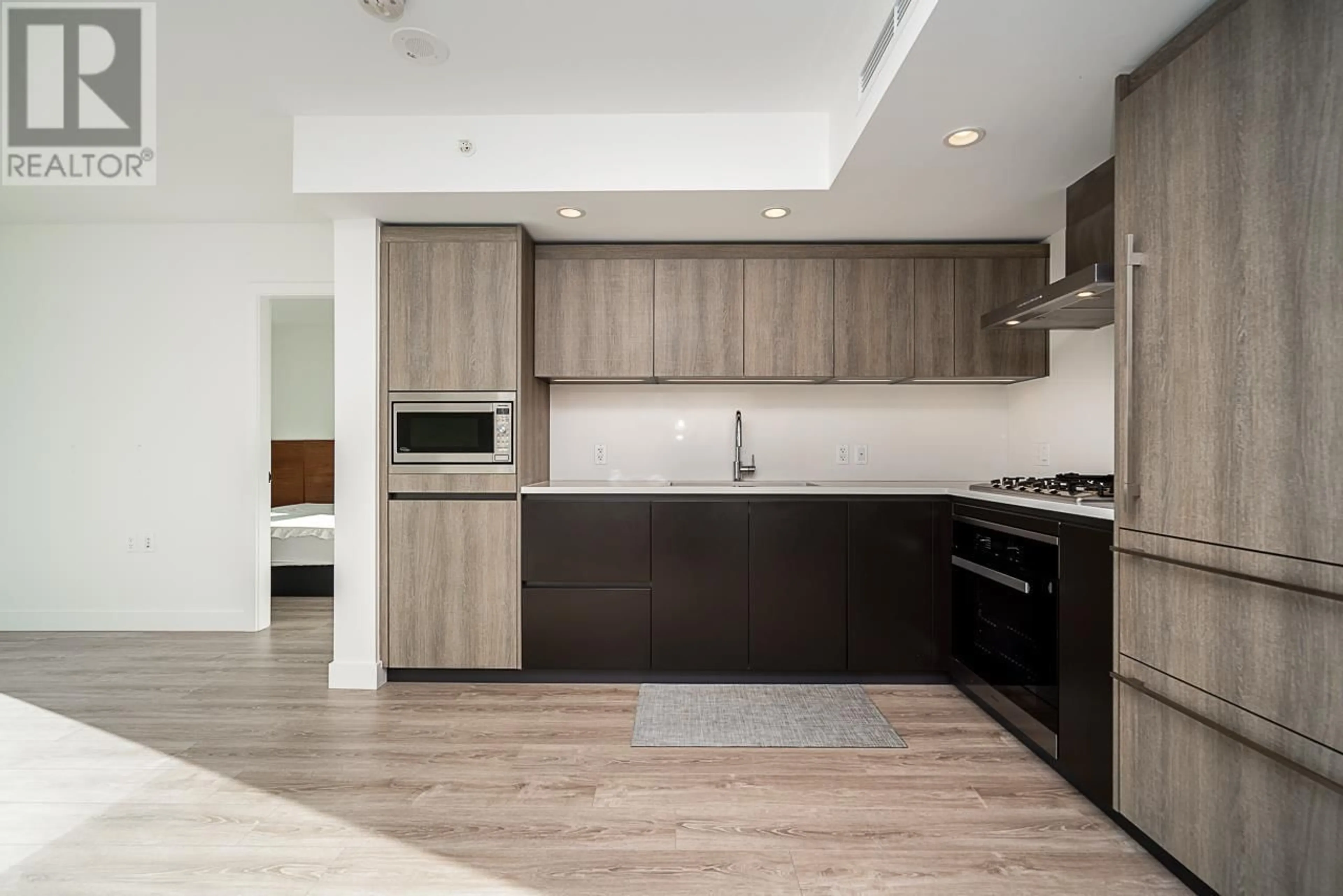 Open concept kitchen, wood/laminate floor for 432 - 8133 COOK ROAD, Richmond British Columbia V6Y0L7