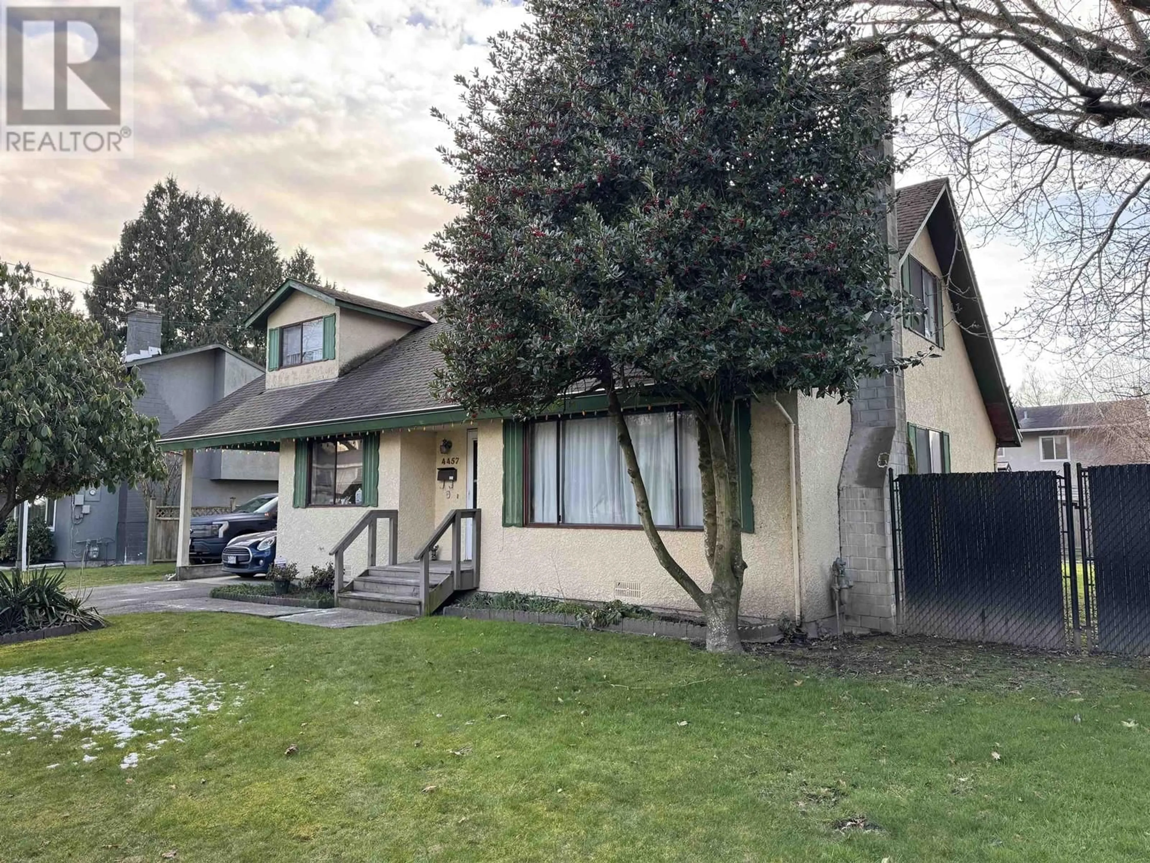 A pic from outside/outdoor area/front of a property/back of a property/a pic from drone, street for 4457 46B STREET, Delta British Columbia V4K2M8