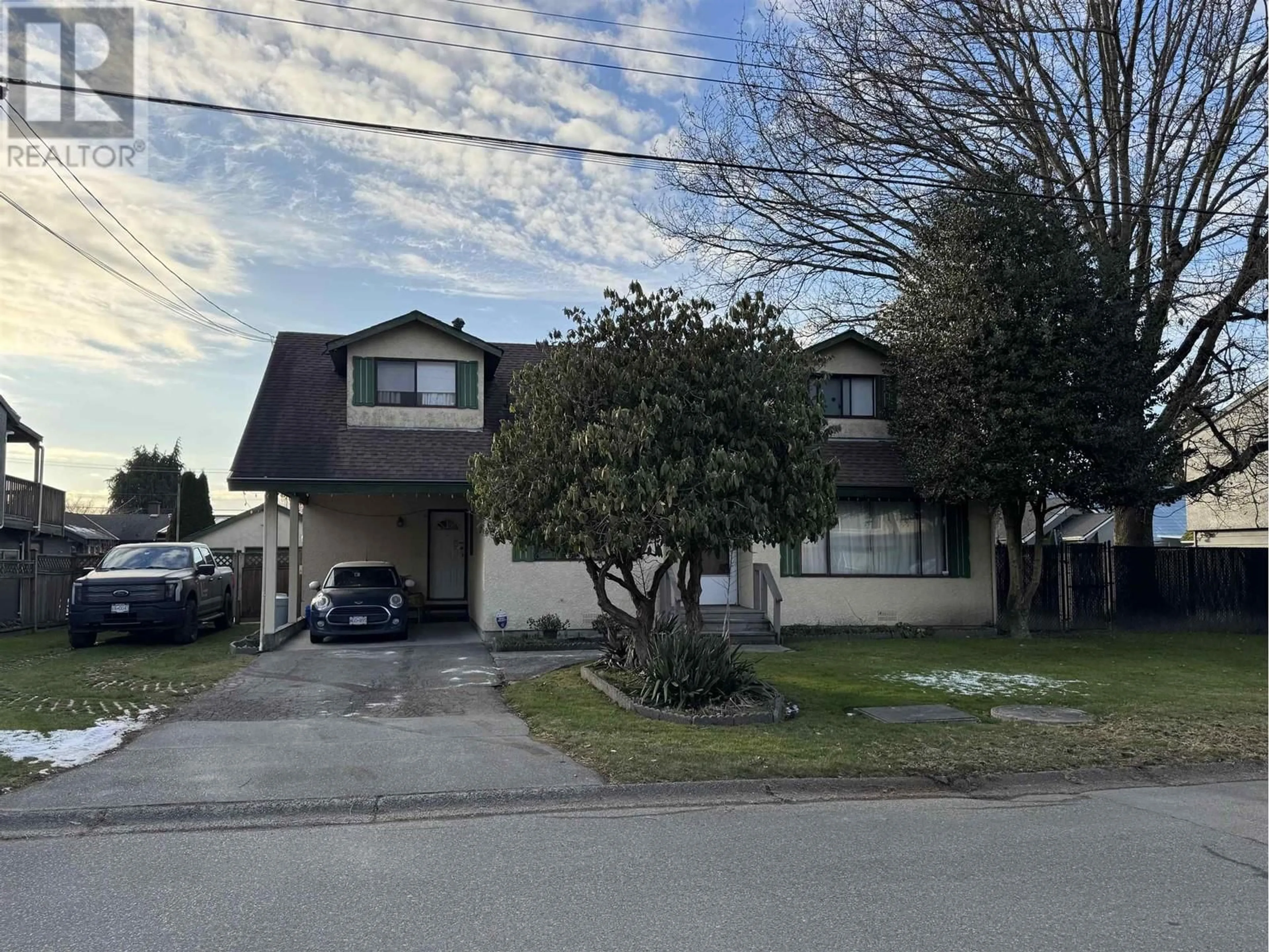 A pic from outside/outdoor area/front of a property/back of a property/a pic from drone, street for 4457 46B STREET, Delta British Columbia V4K2M8