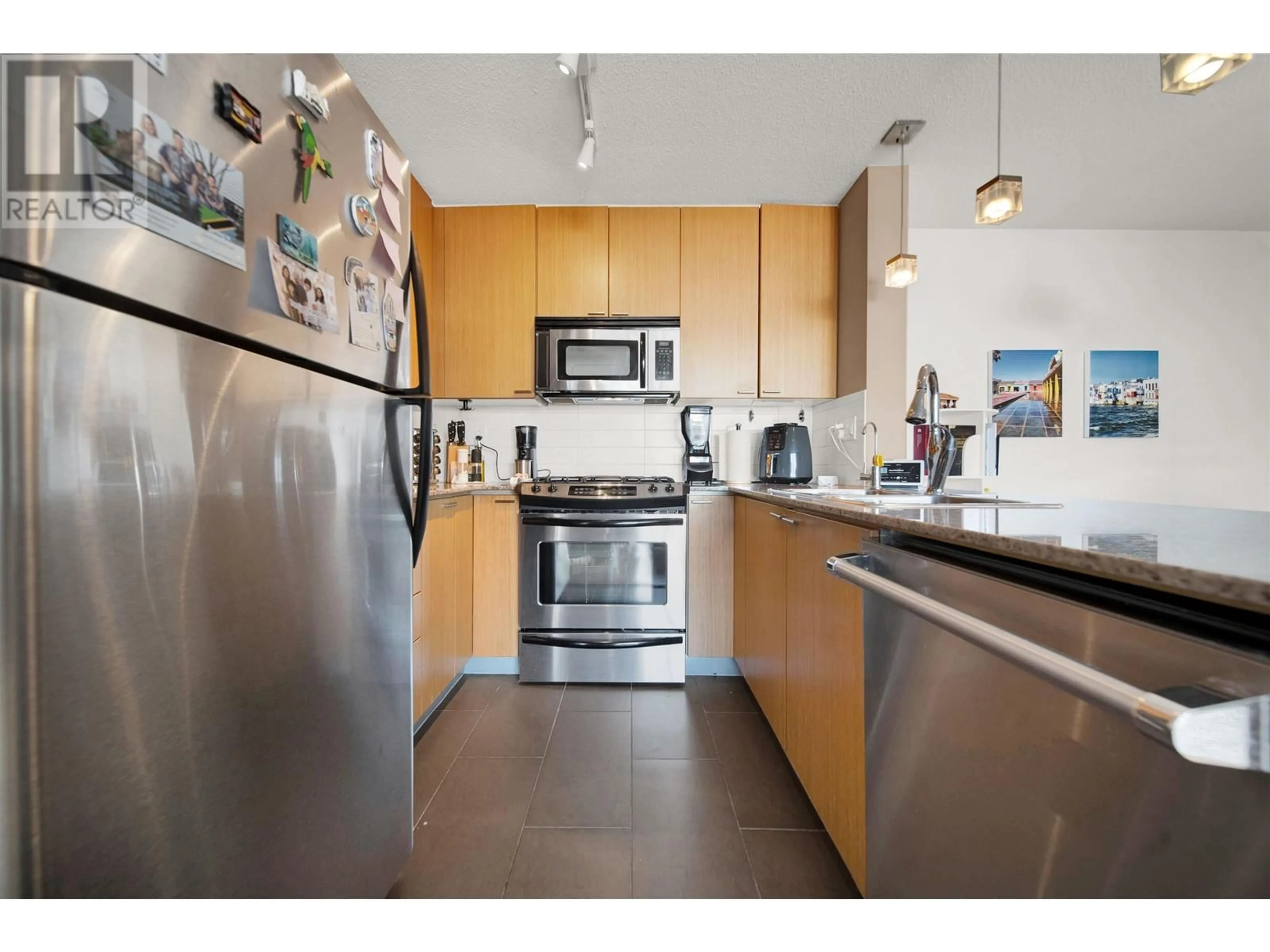 Standard kitchen, unknown for 908 - 39 SIXTH STREET, New Westminster British Columbia V3L0B3