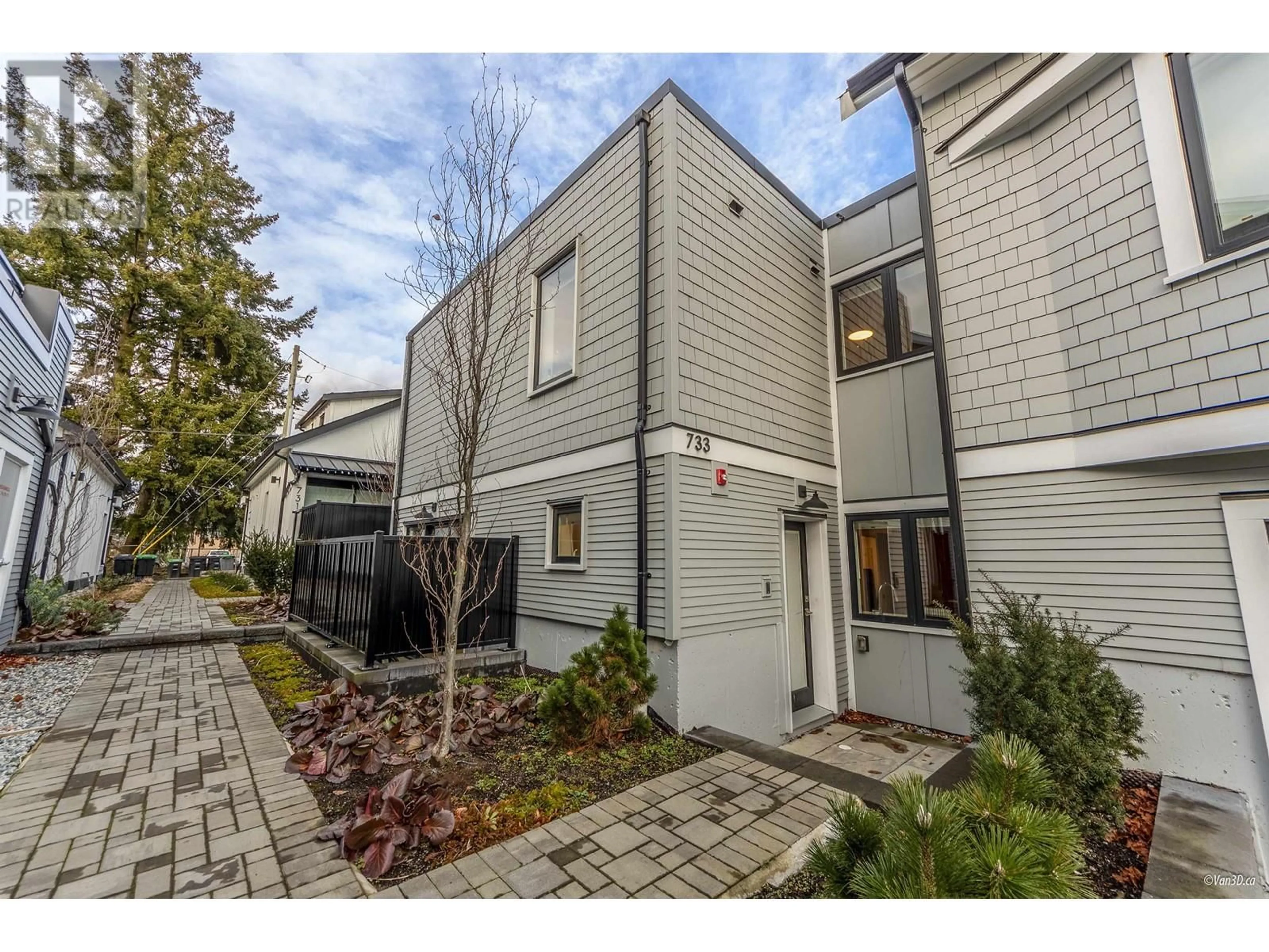 Unknown for 733 26TH AVENUE, Vancouver British Columbia V5V2H9