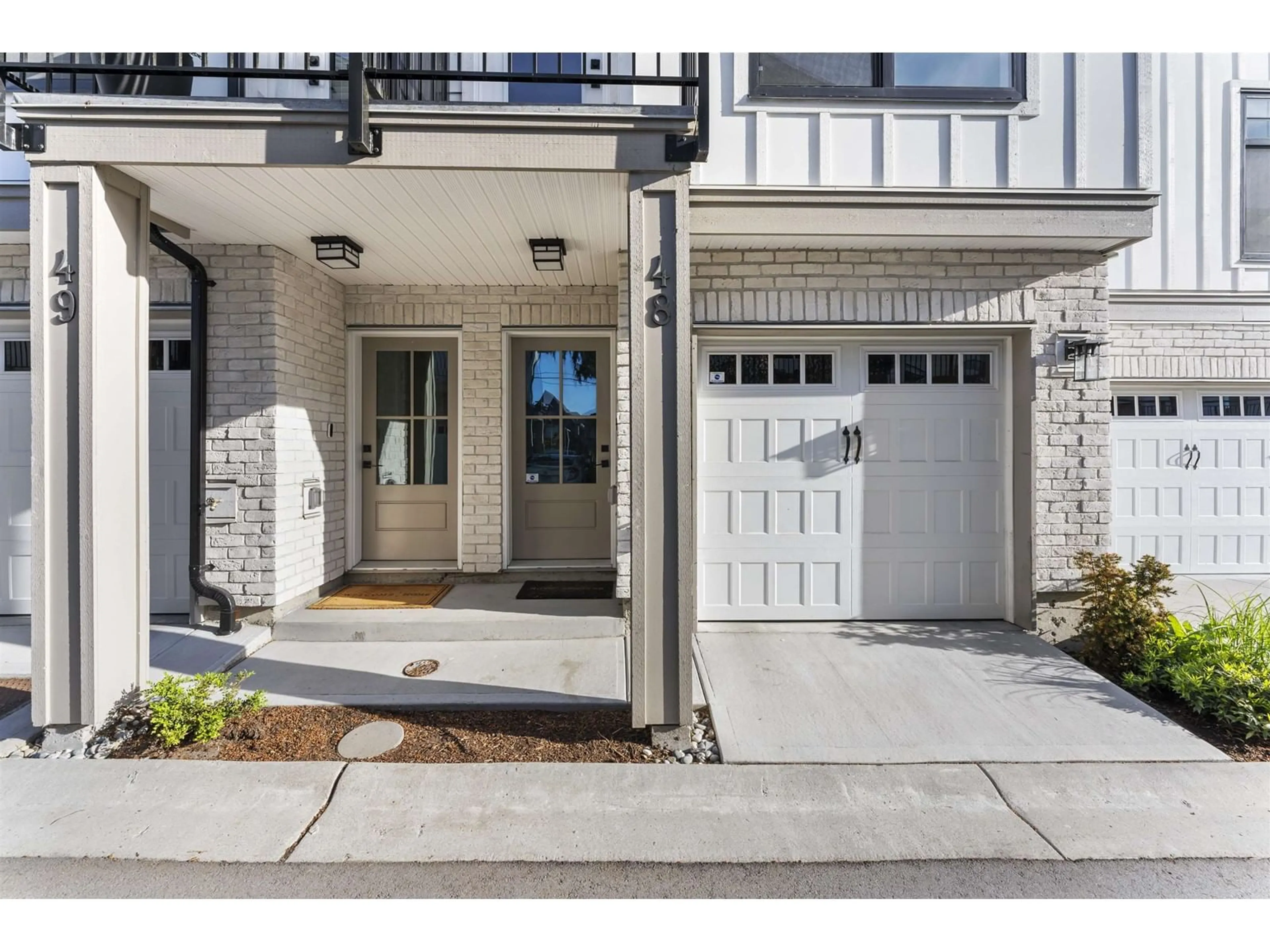 Indoor entryway for 48 16467 23A AVENUE, Surrey British Columbia V3Z1E9