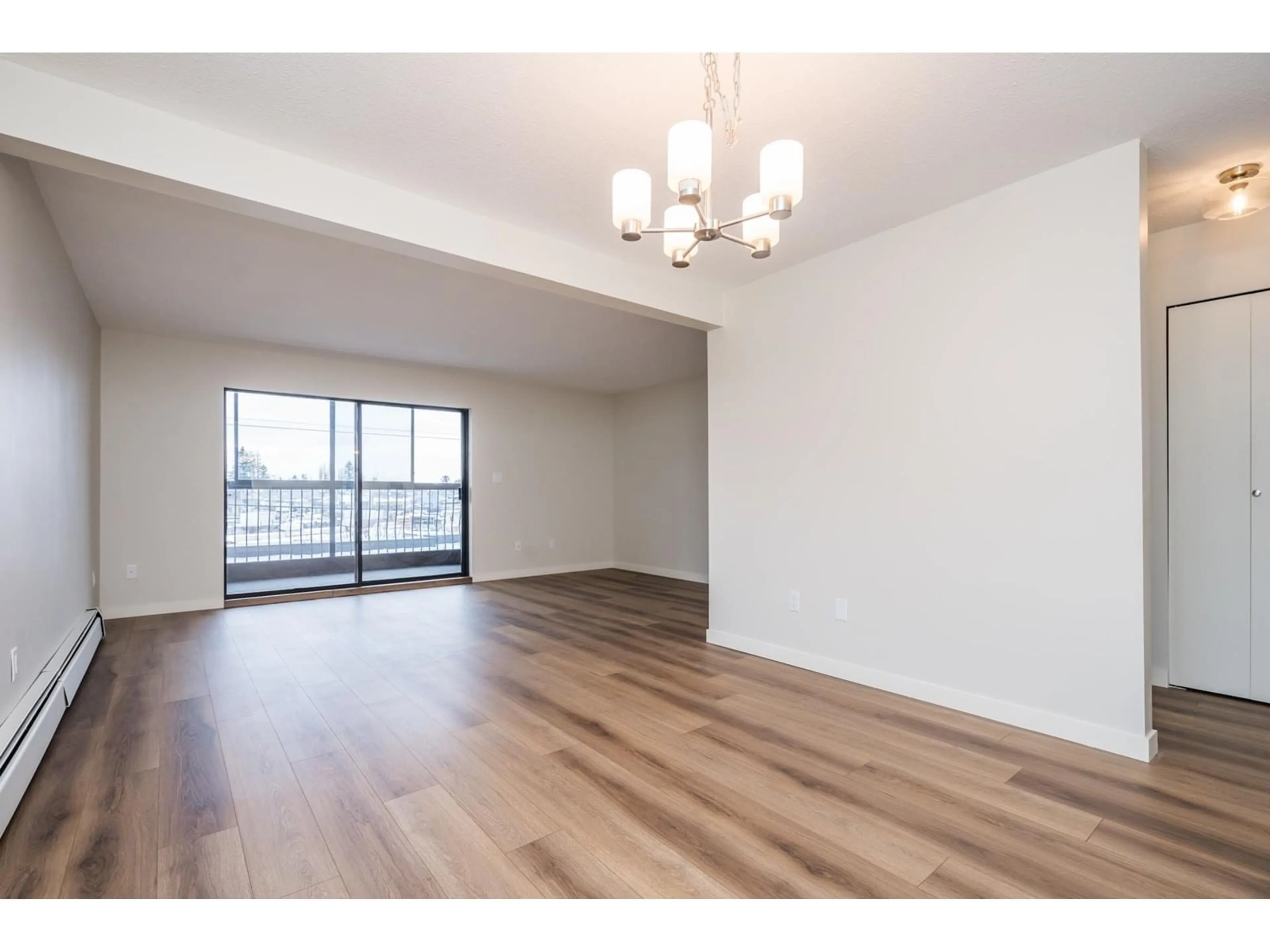 A pic of a room for 201 - 32119 OLD YALE, Abbotsford British Columbia V2T2C8