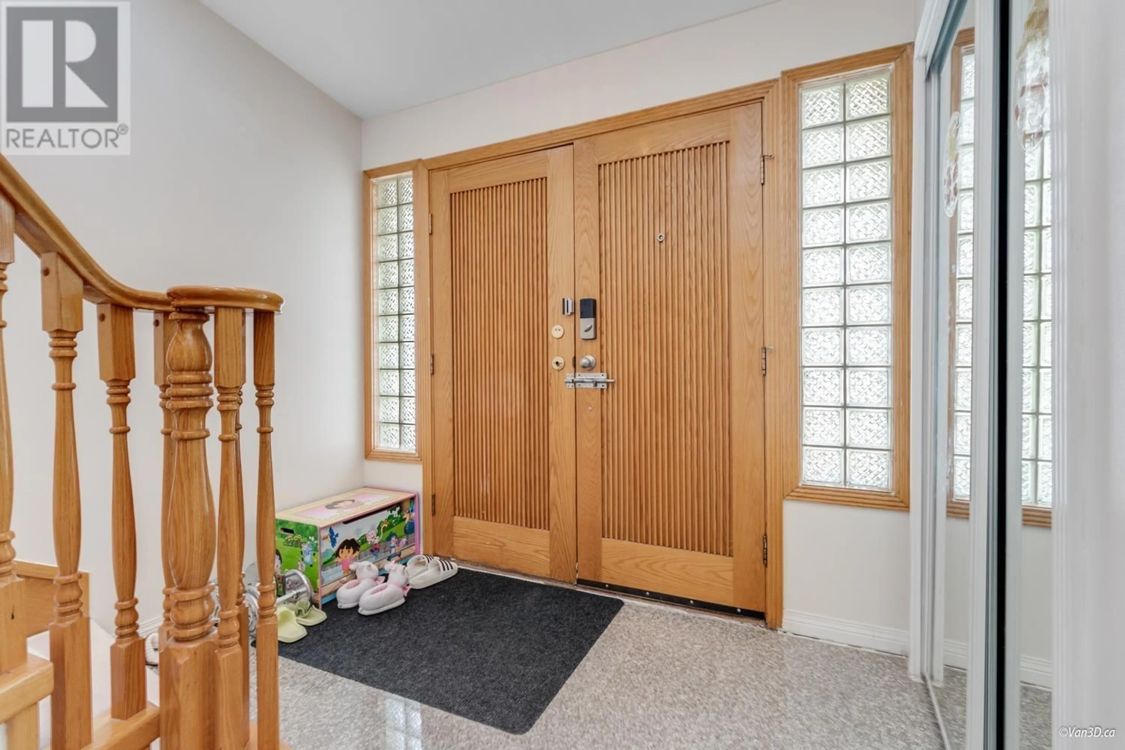 Indoor entryway for 6408 BRUCE STREET, Vancouver British Columbia V5P3M9