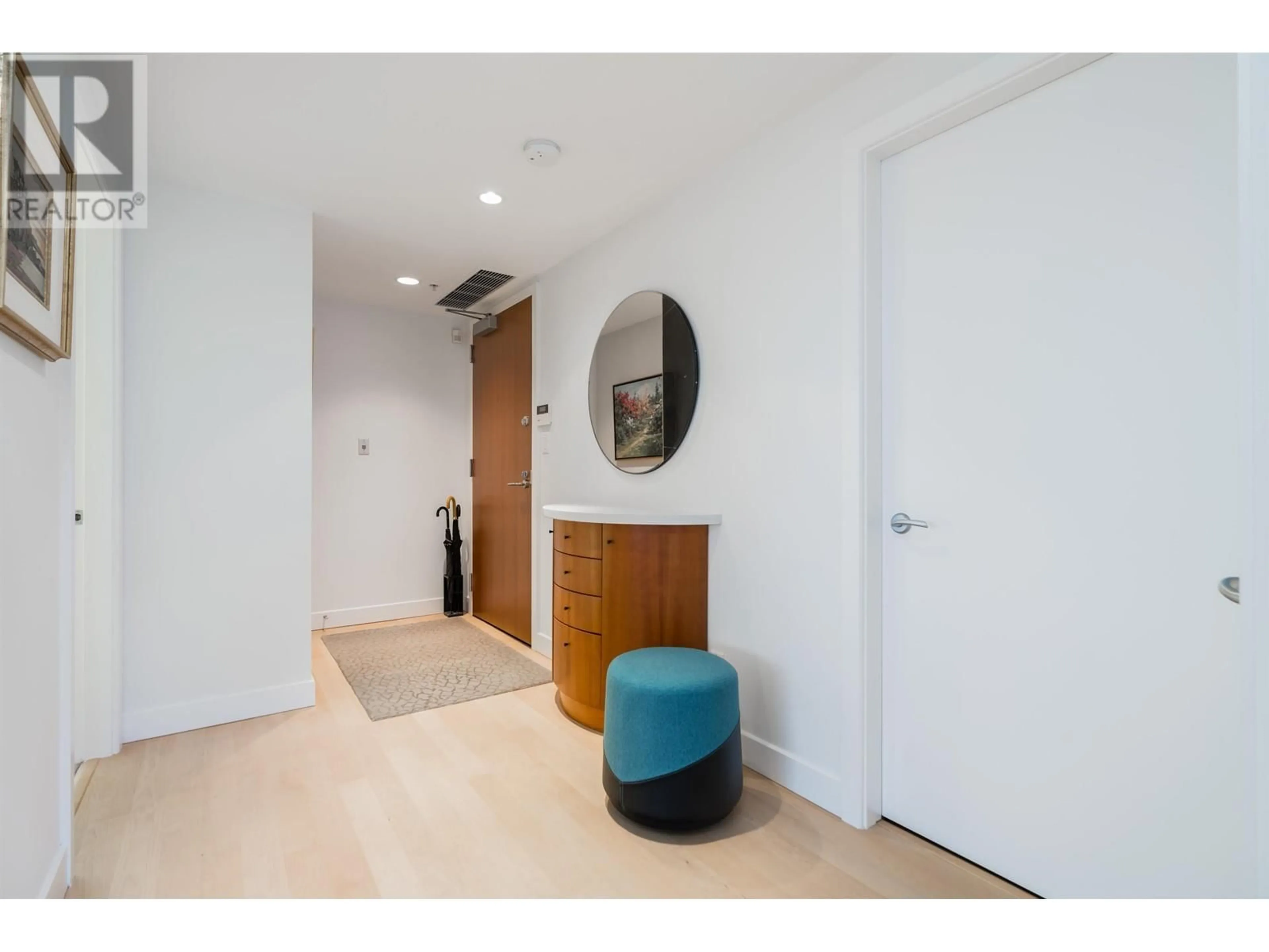 Indoor foyer for 2604 1281 W CORDOVA STREET, Vancouver British Columbia V6C3R5