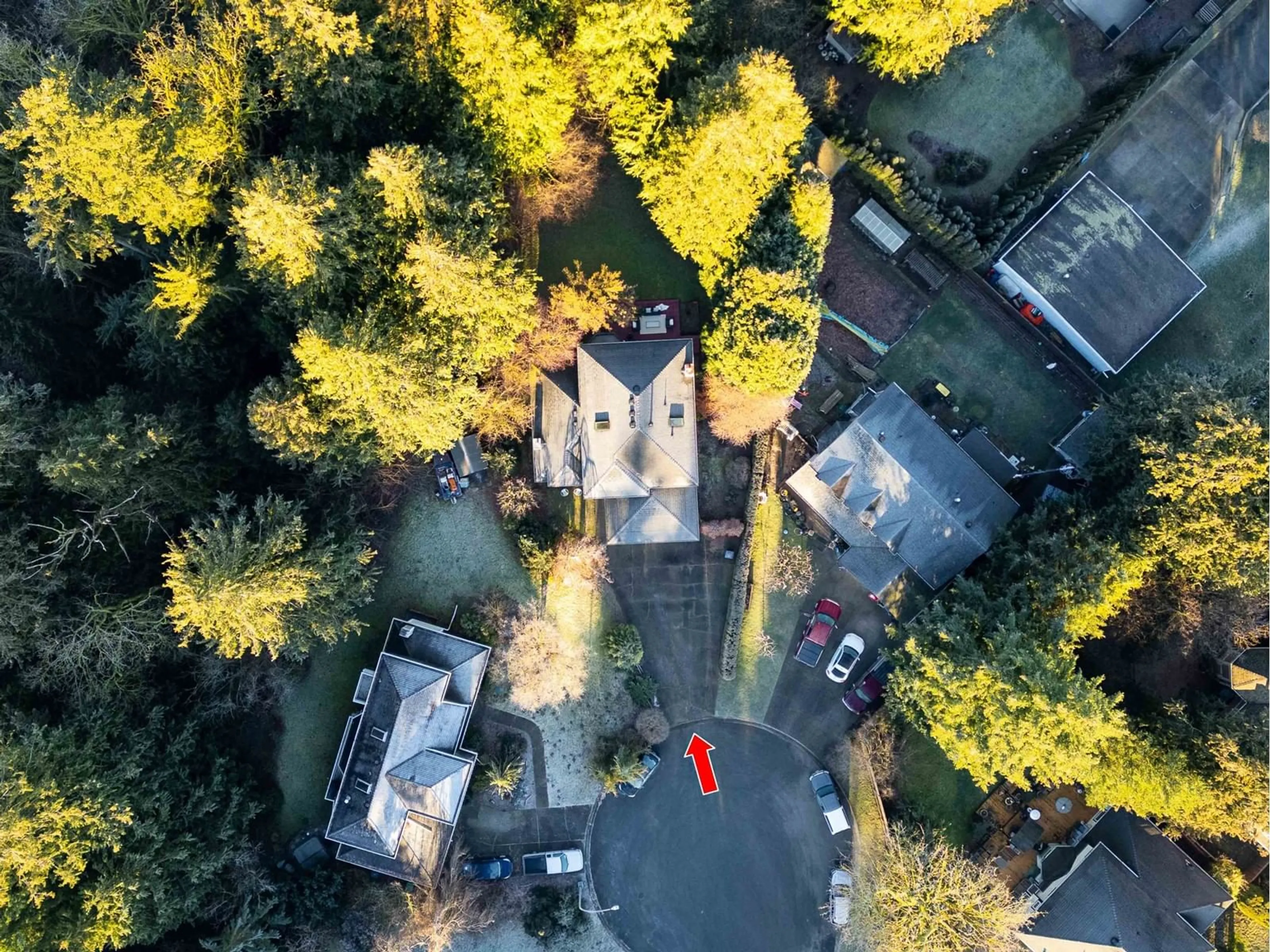 A pic from outside/outdoor area/front of a property/back of a property/a pic from drone, unknown for 19769 43 AVENUE, Langley British Columbia V3A8G1