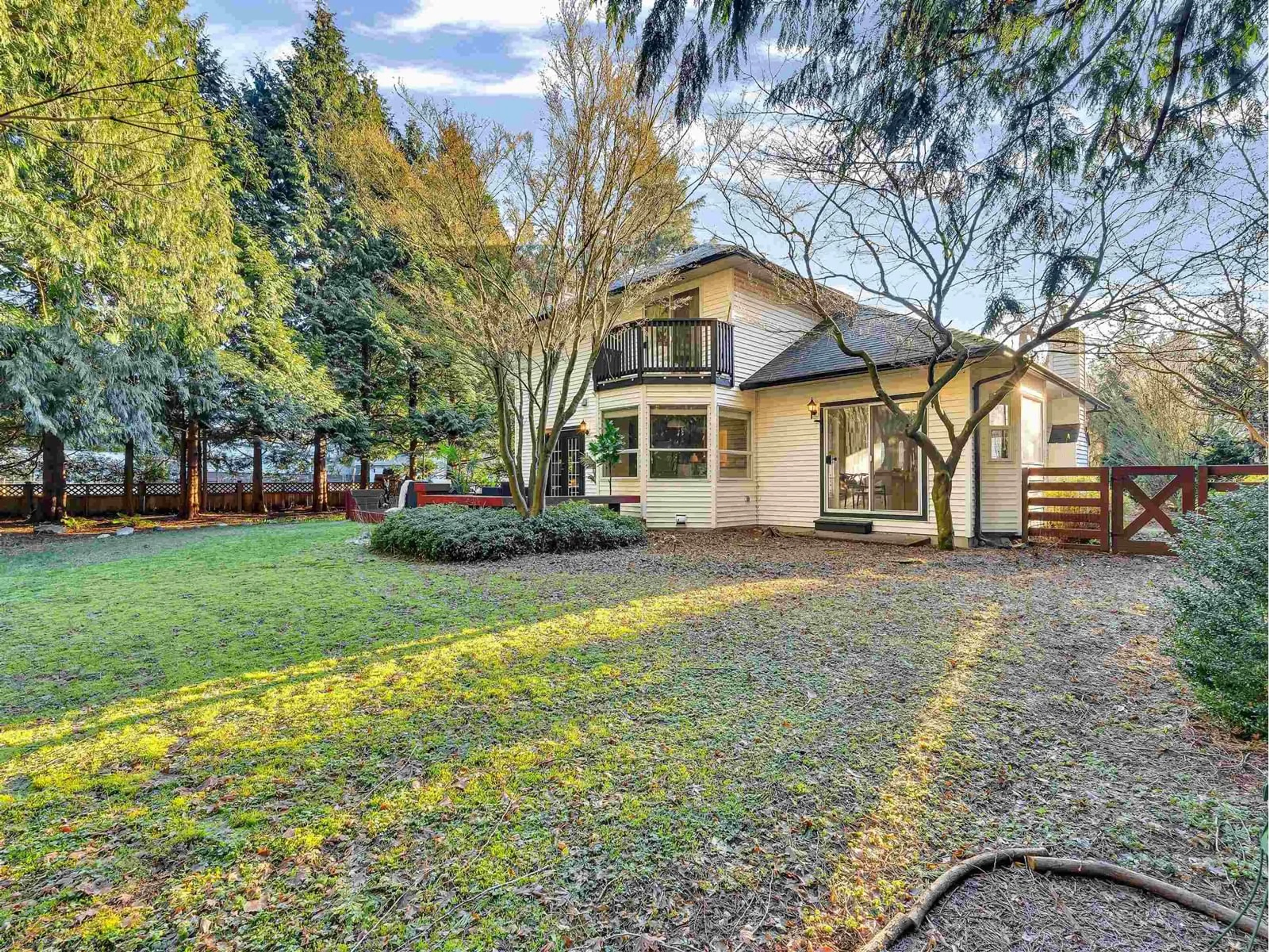 A pic from outside/outdoor area/front of a property/back of a property/a pic from drone, street for 19769 43 AVENUE, Langley British Columbia V3A8G1