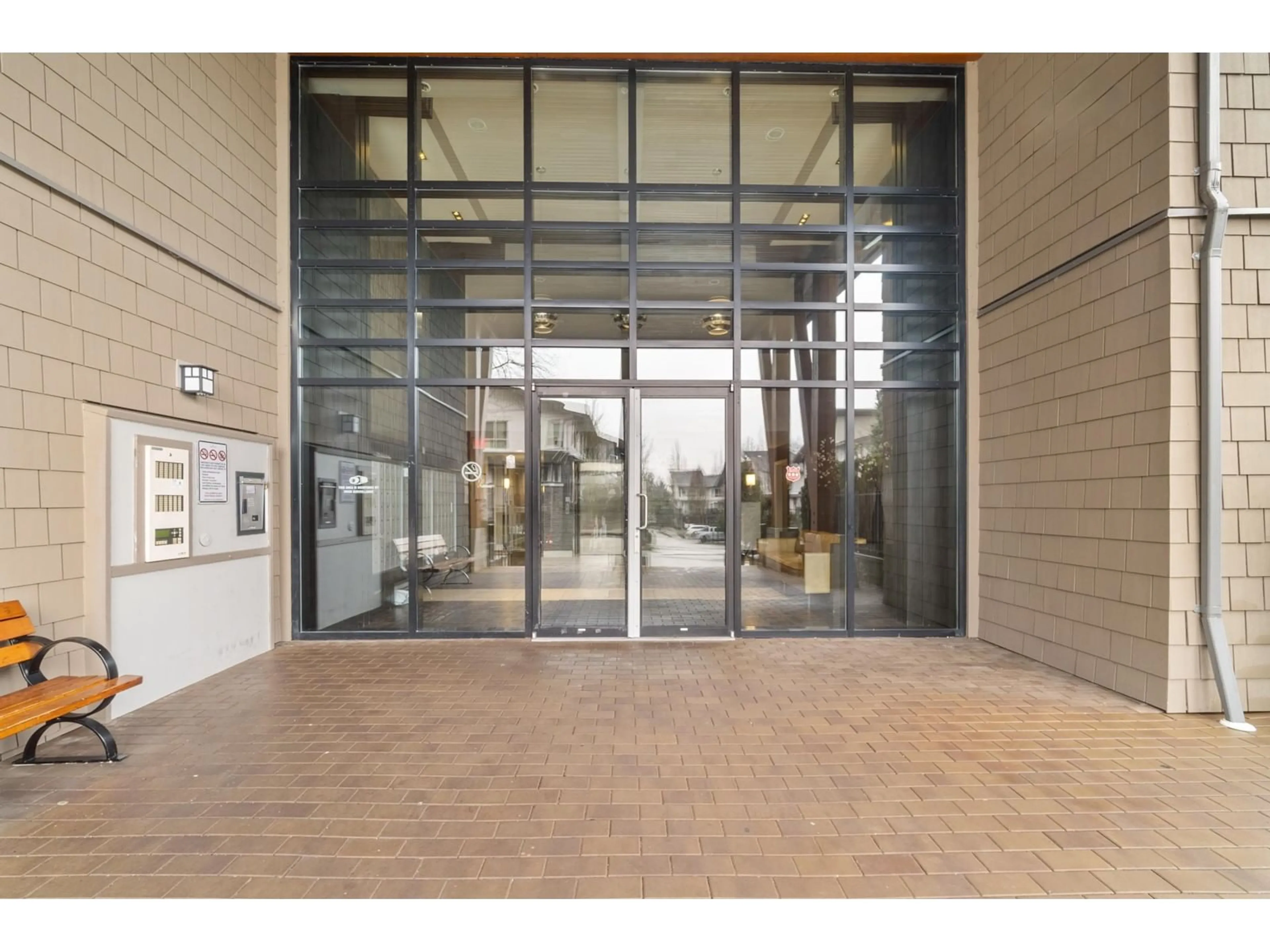 Indoor foyer for 310 - 6628 120, Surrey British Columbia V3W1T7