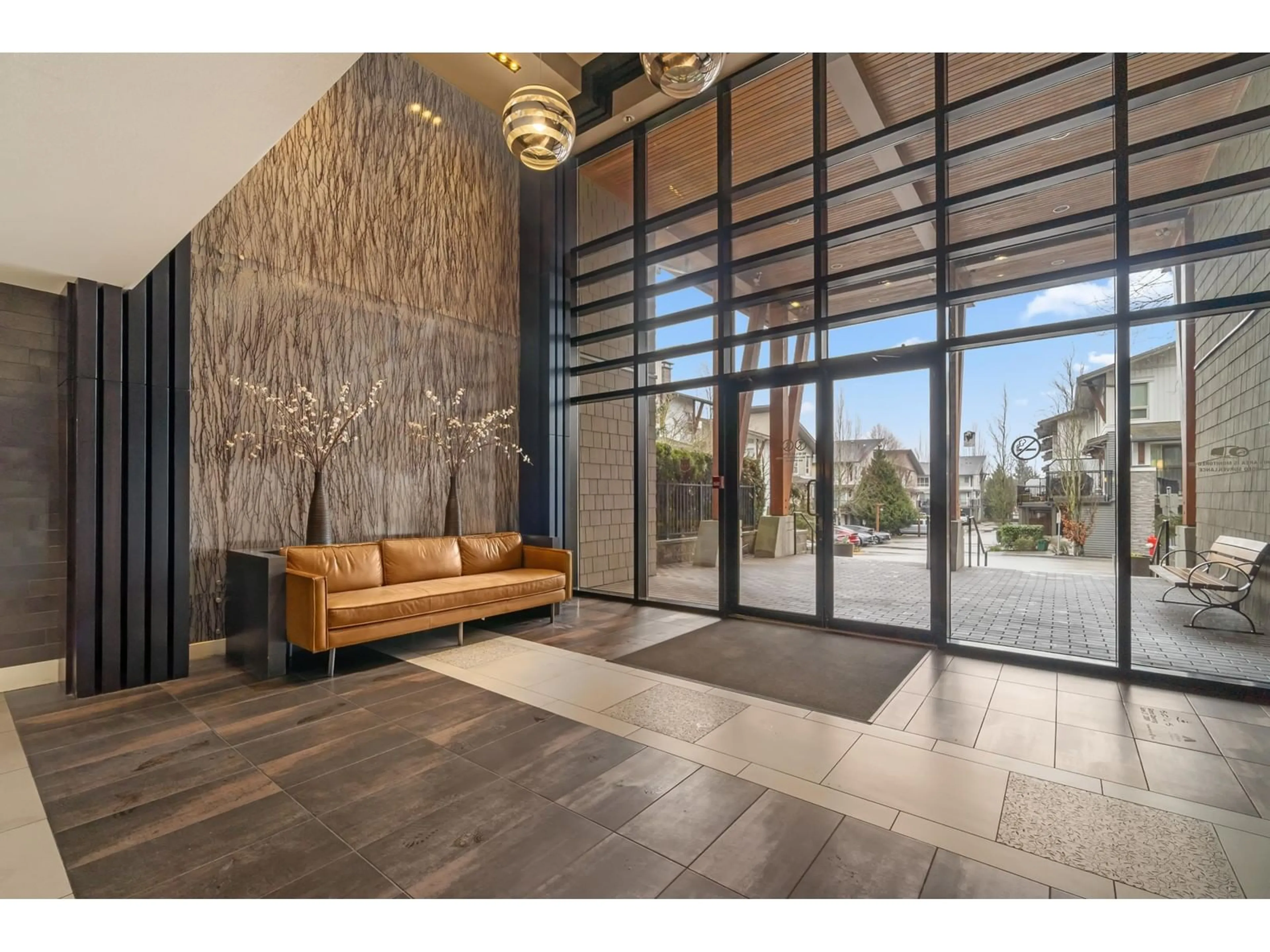 Indoor foyer for 310 - 6628 120, Surrey British Columbia V3W1T7