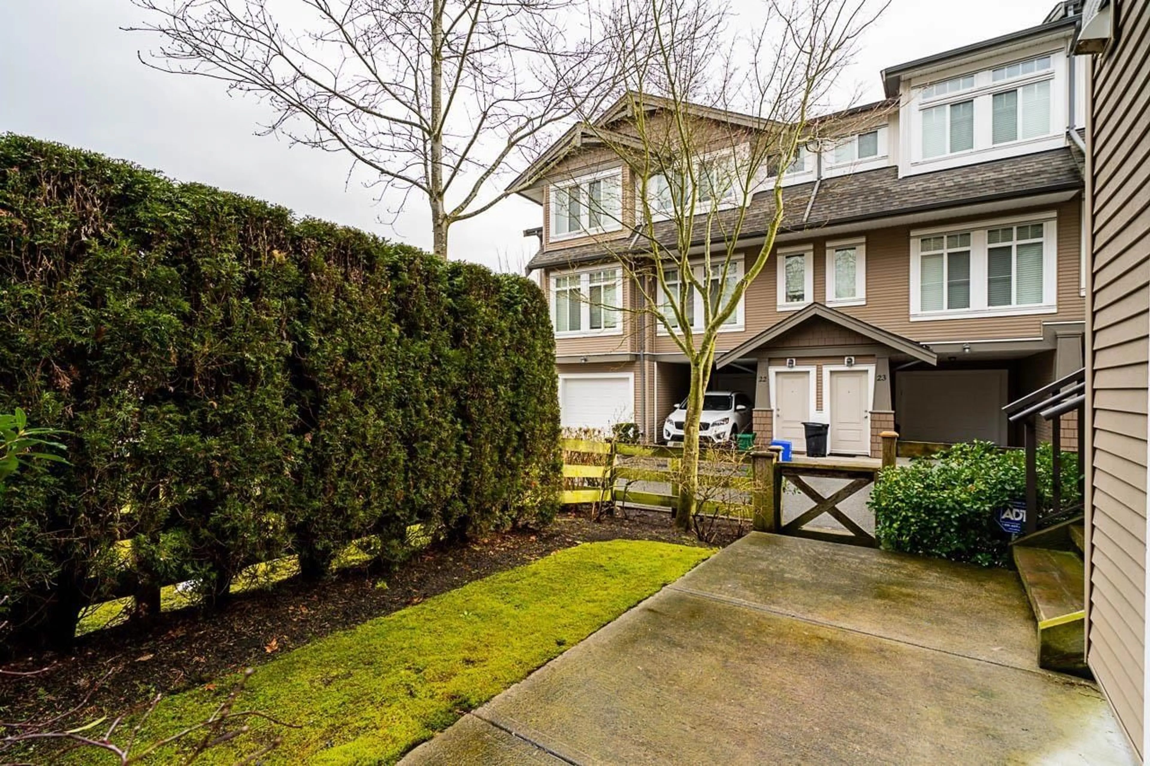 Patio, street for 27 8250 209B STREET, Langley British Columbia V2Y0J7