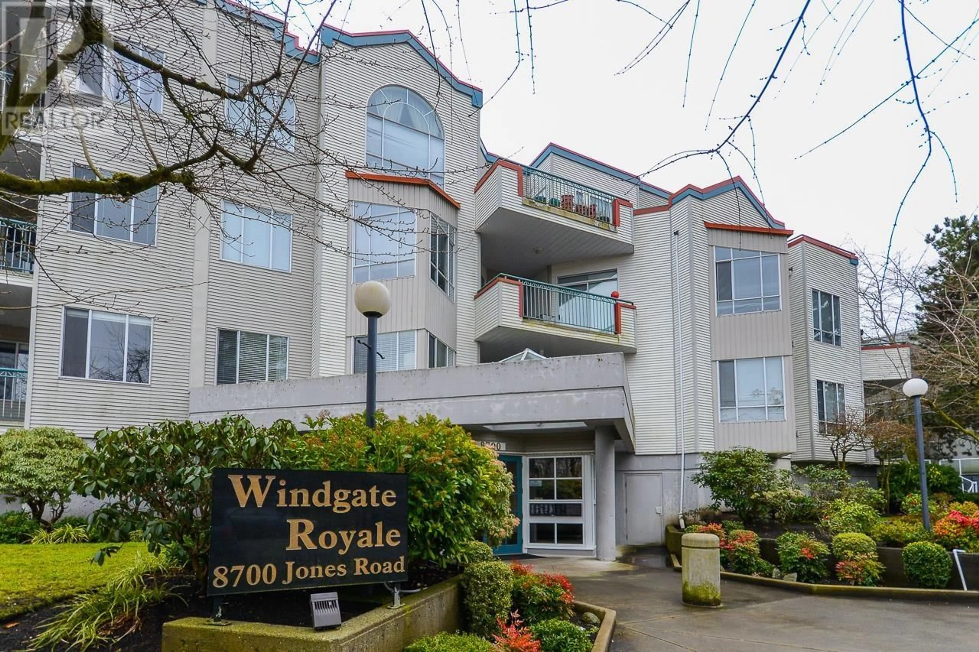 Indoor foyer for 112 8700 JONES ROAD, Richmond British Columbia V6Y3X7