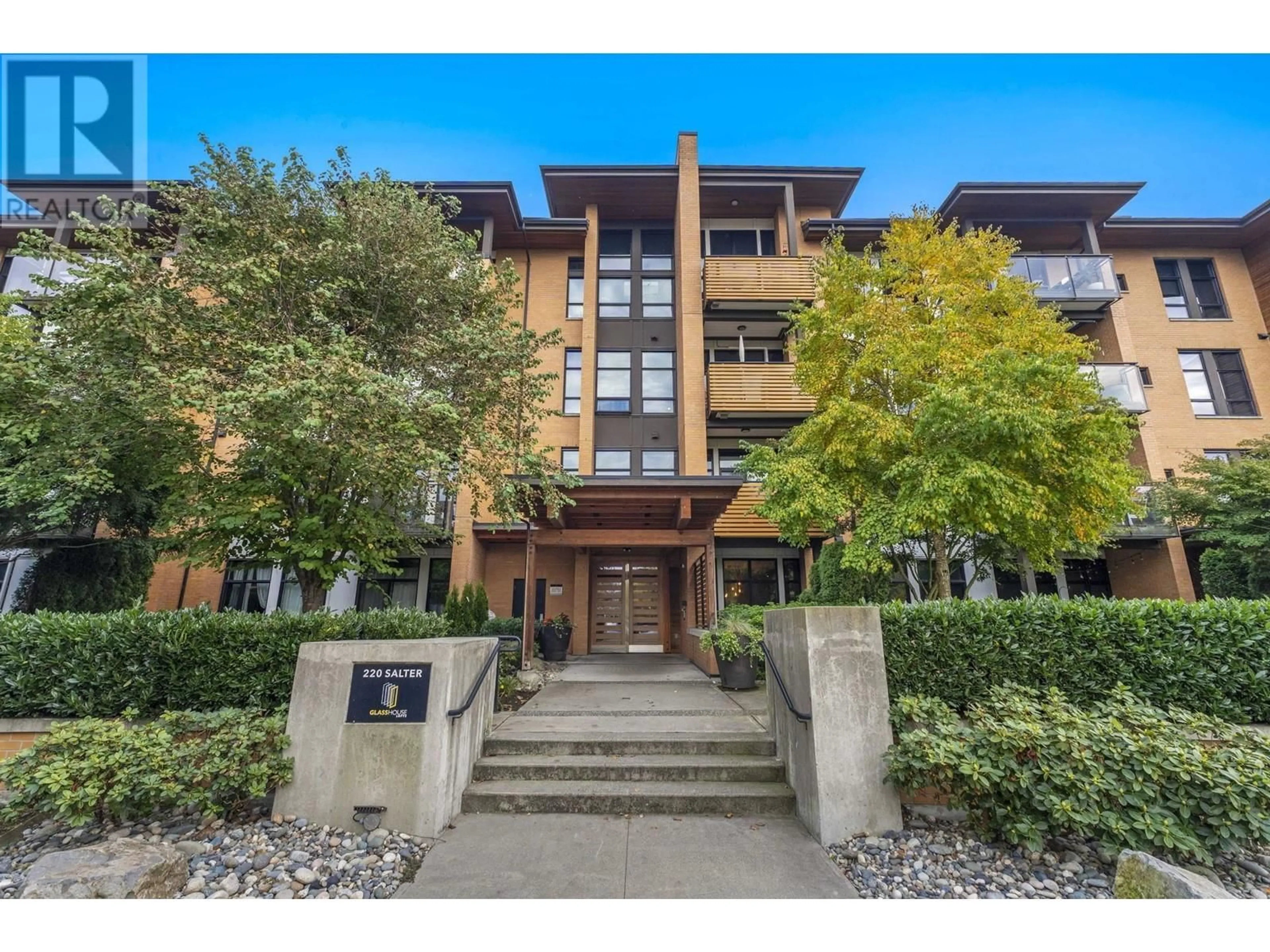 Indoor foyer for 302 220 SALTER STREET, New Westminster British Columbia V3M0H4