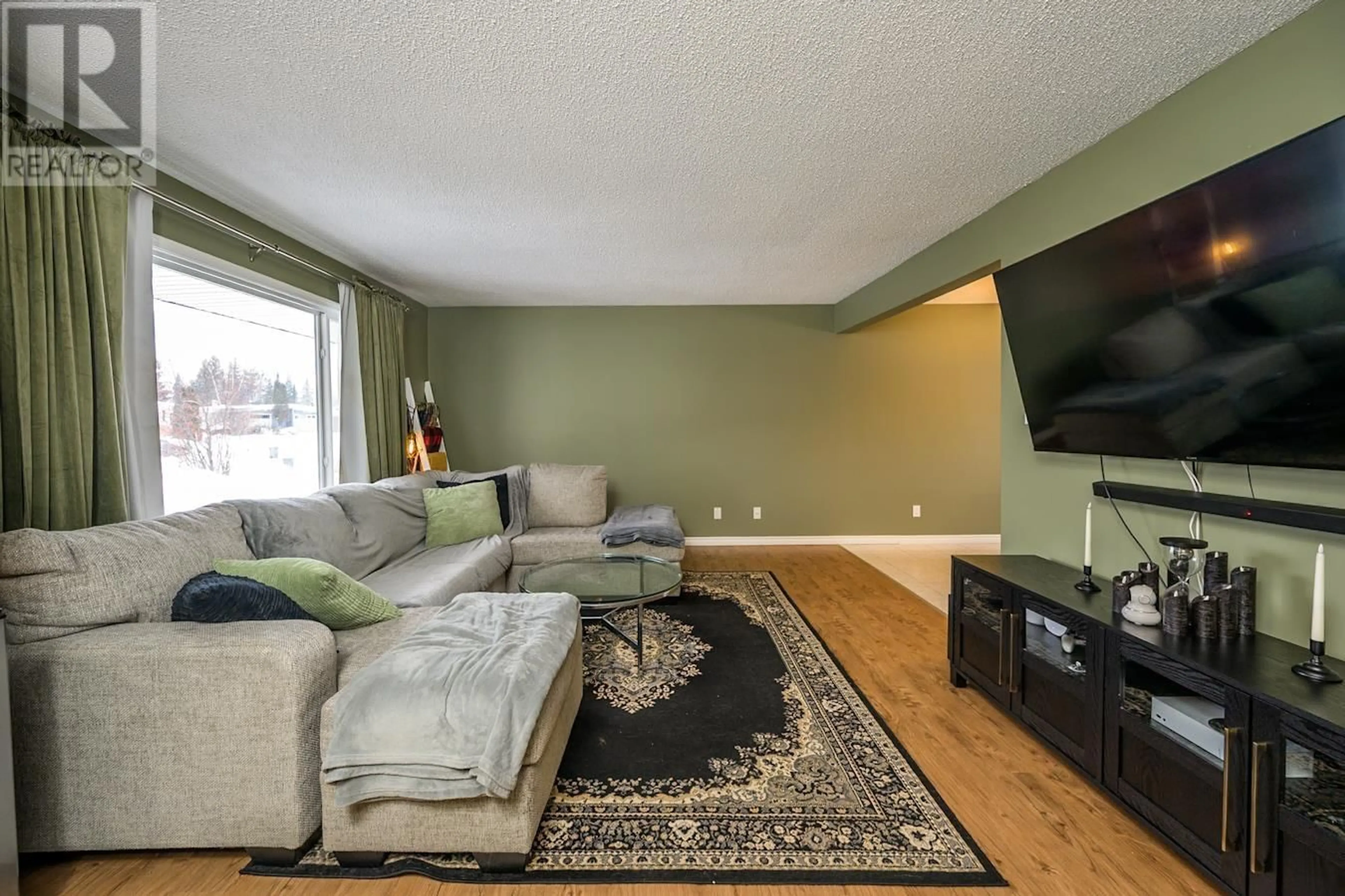 Living room with furniture, unknown for 928 VEDDER CRESCENT, Prince George British Columbia V2M3T3