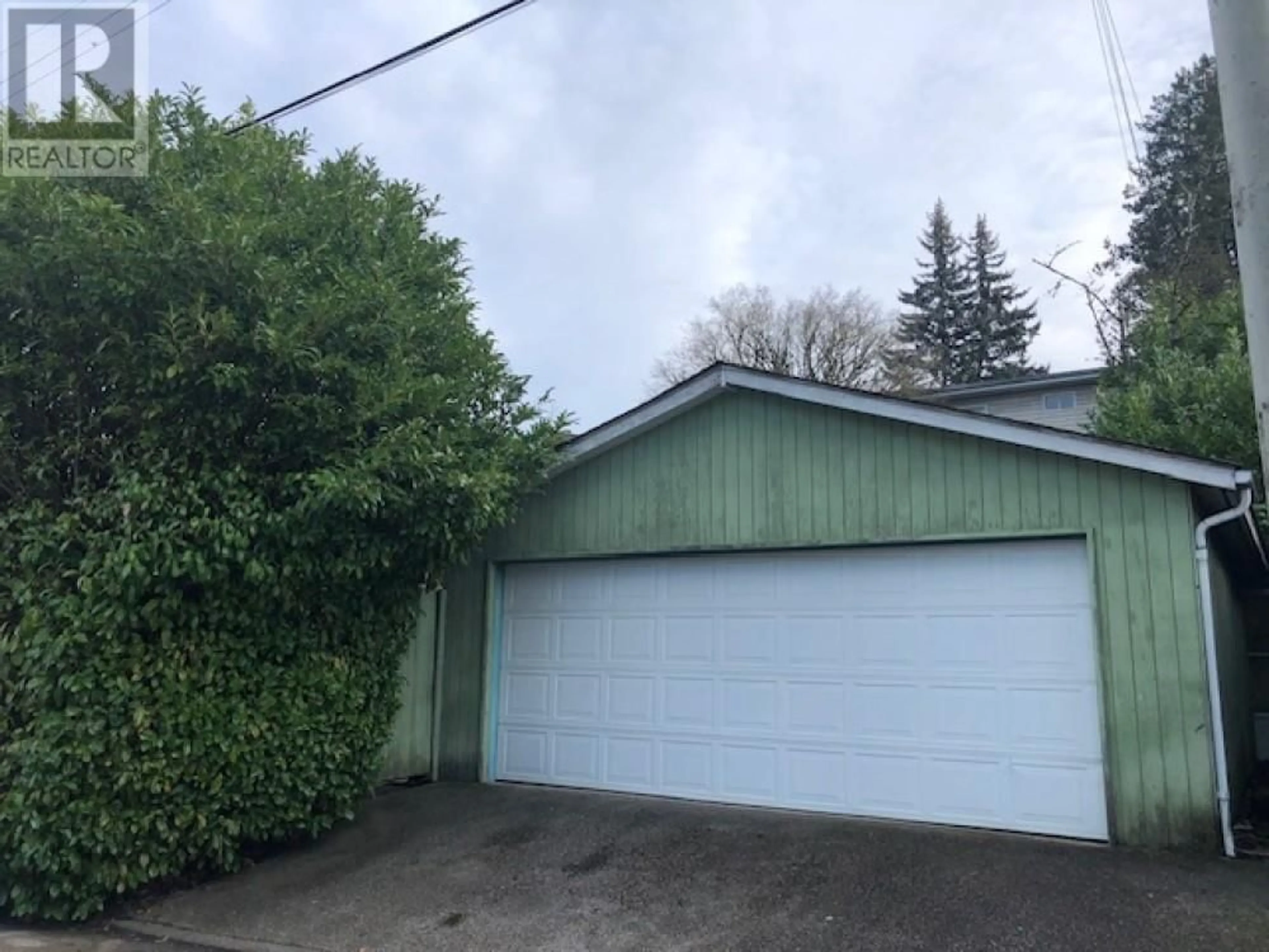 Indoor garage for 7231 BARNET ROAD, Burnaby British Columbia V5A1E3