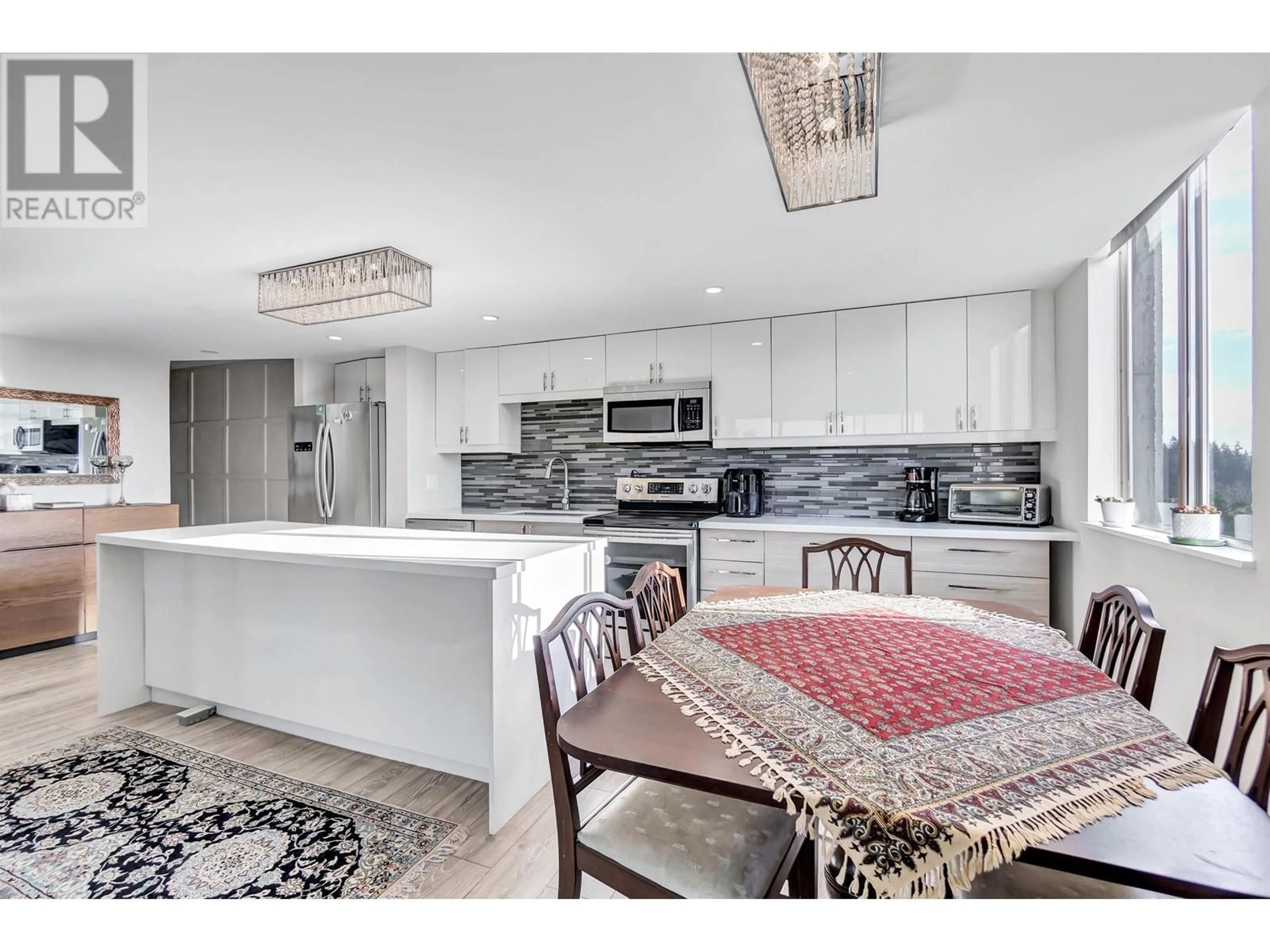 Open concept kitchen, ceramic/tile floor for 1511 2016 FULLERTON AVENUE, North Vancouver British Columbia V7P3E6