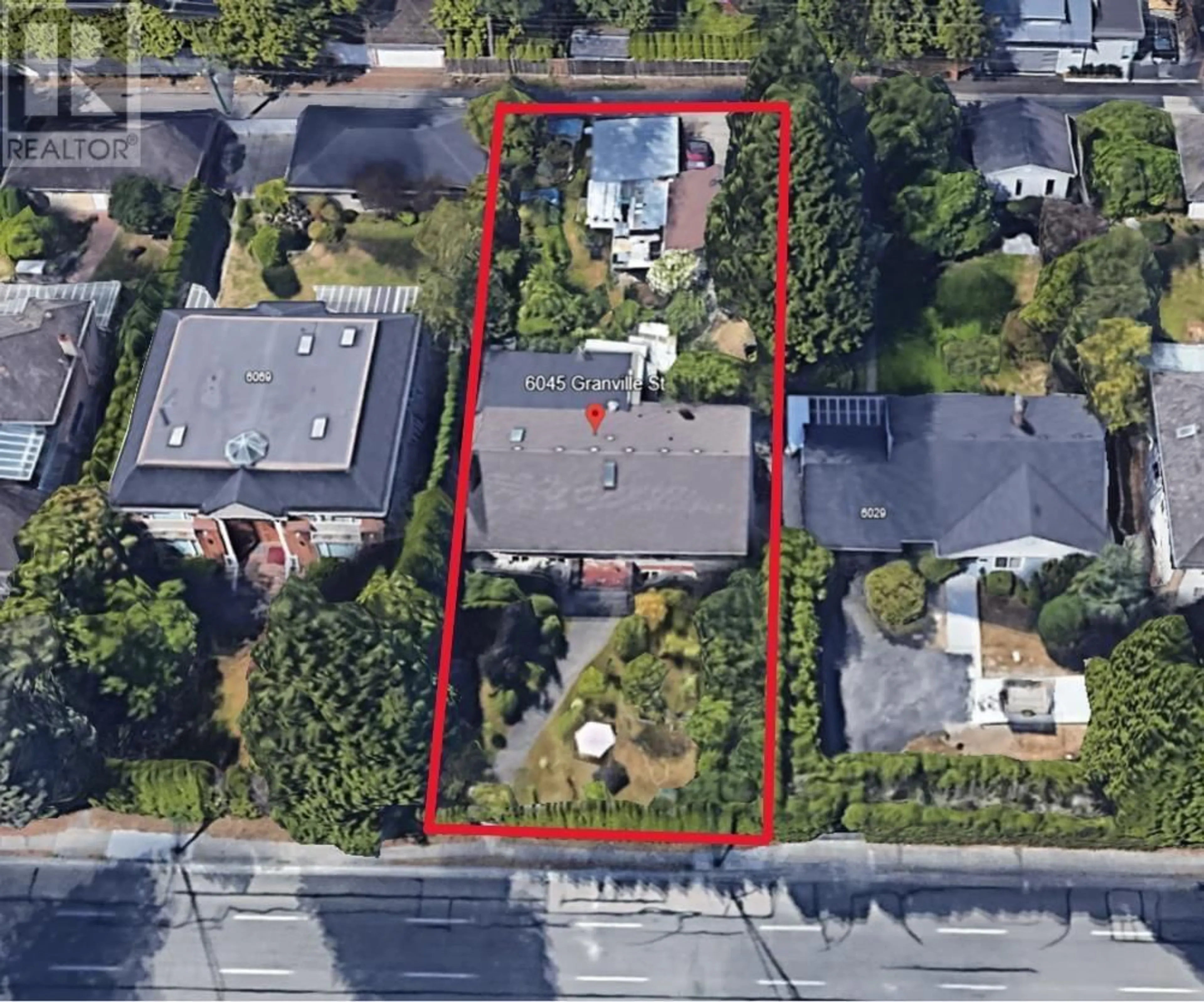 A pic from outside/outdoor area/front of a property/back of a property/a pic from drone, street for 6045 GRANVILLE STREET, Vancouver British Columbia V6M3C9