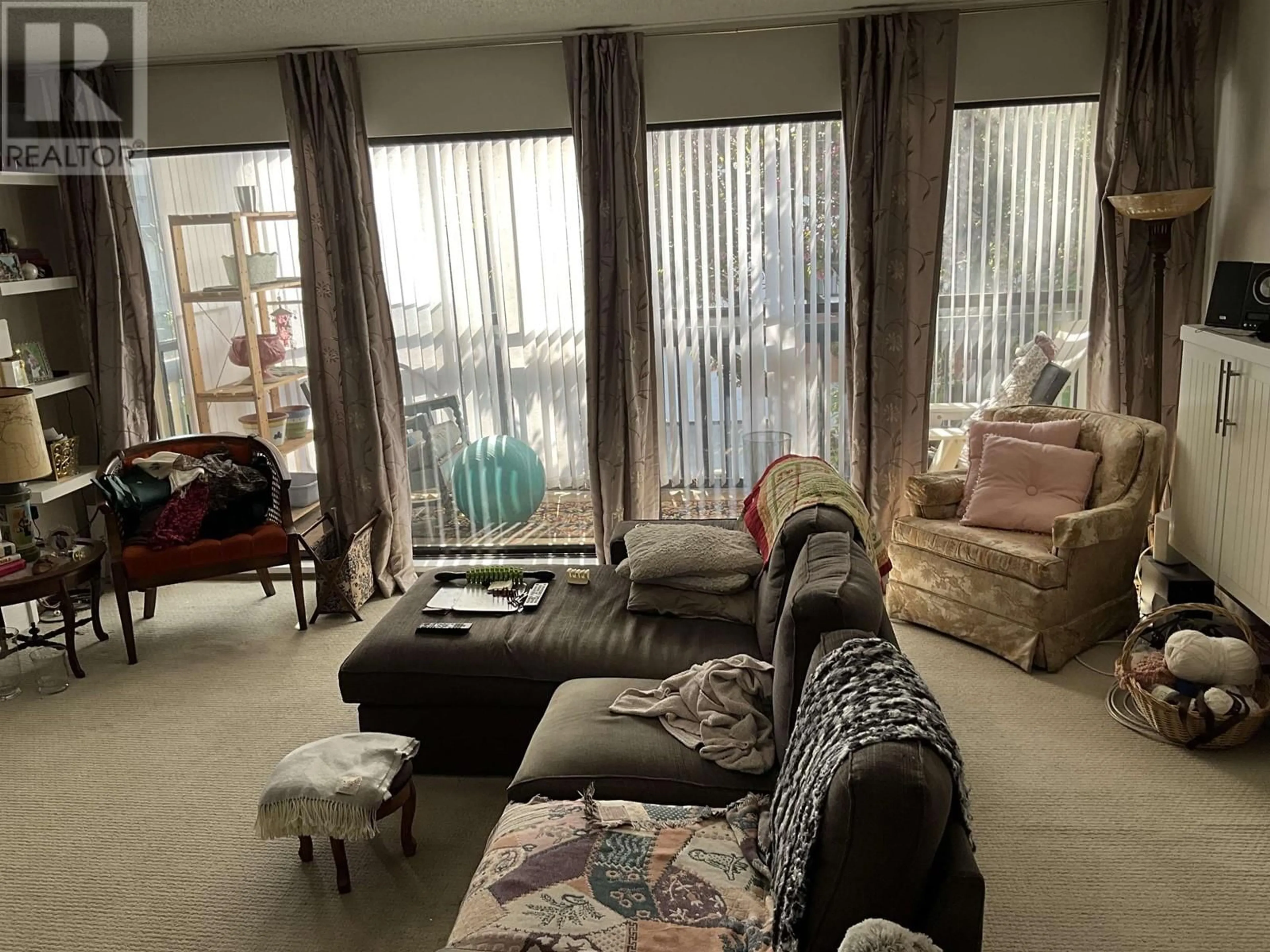 Living room with furniture, unknown for 208 - 720 EIGHTH AVENUE, New Westminster British Columbia V3M2R3