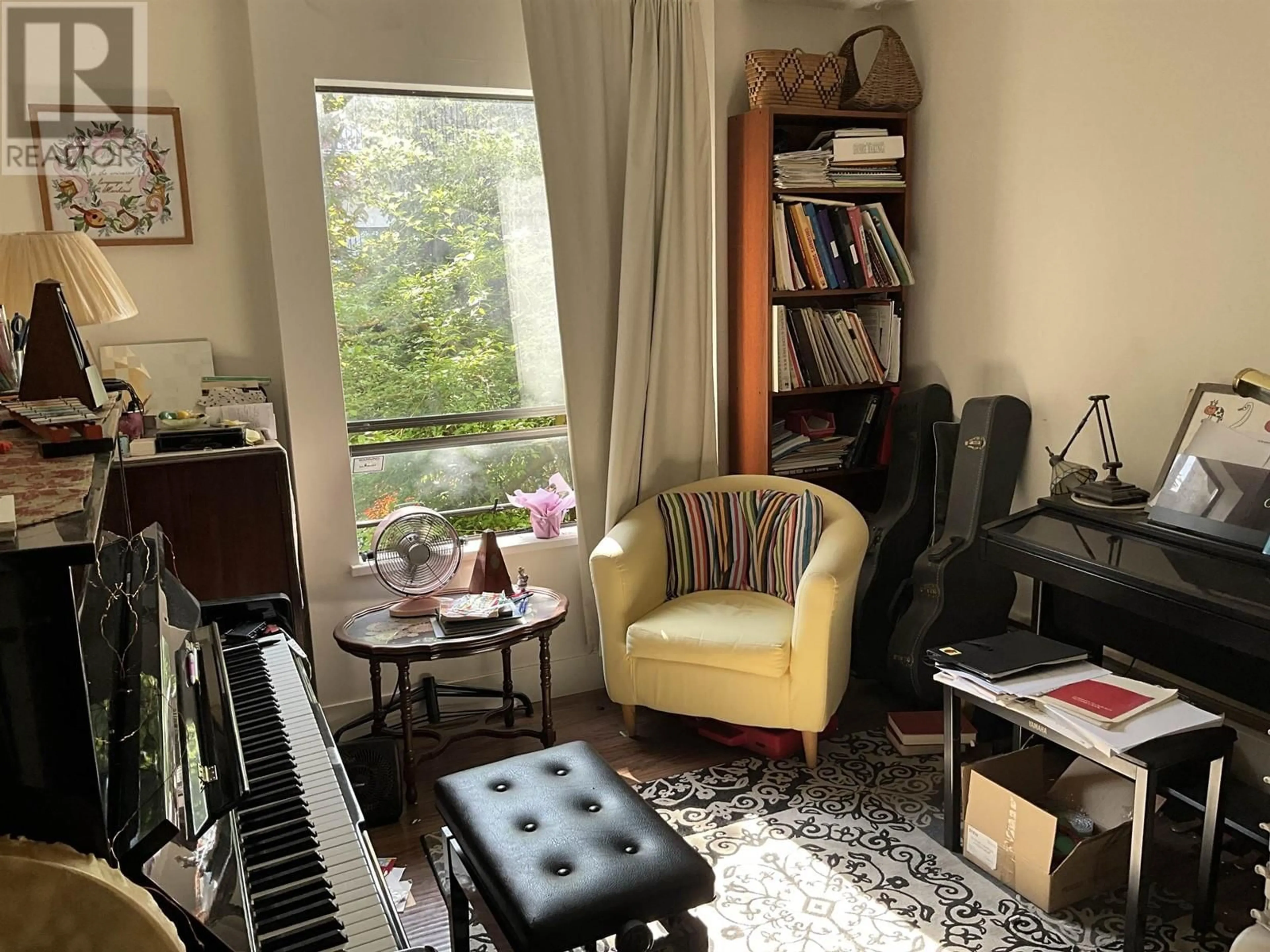 A pic of a room for 208 - 720 EIGHTH AVENUE, New Westminster British Columbia V3M2R3