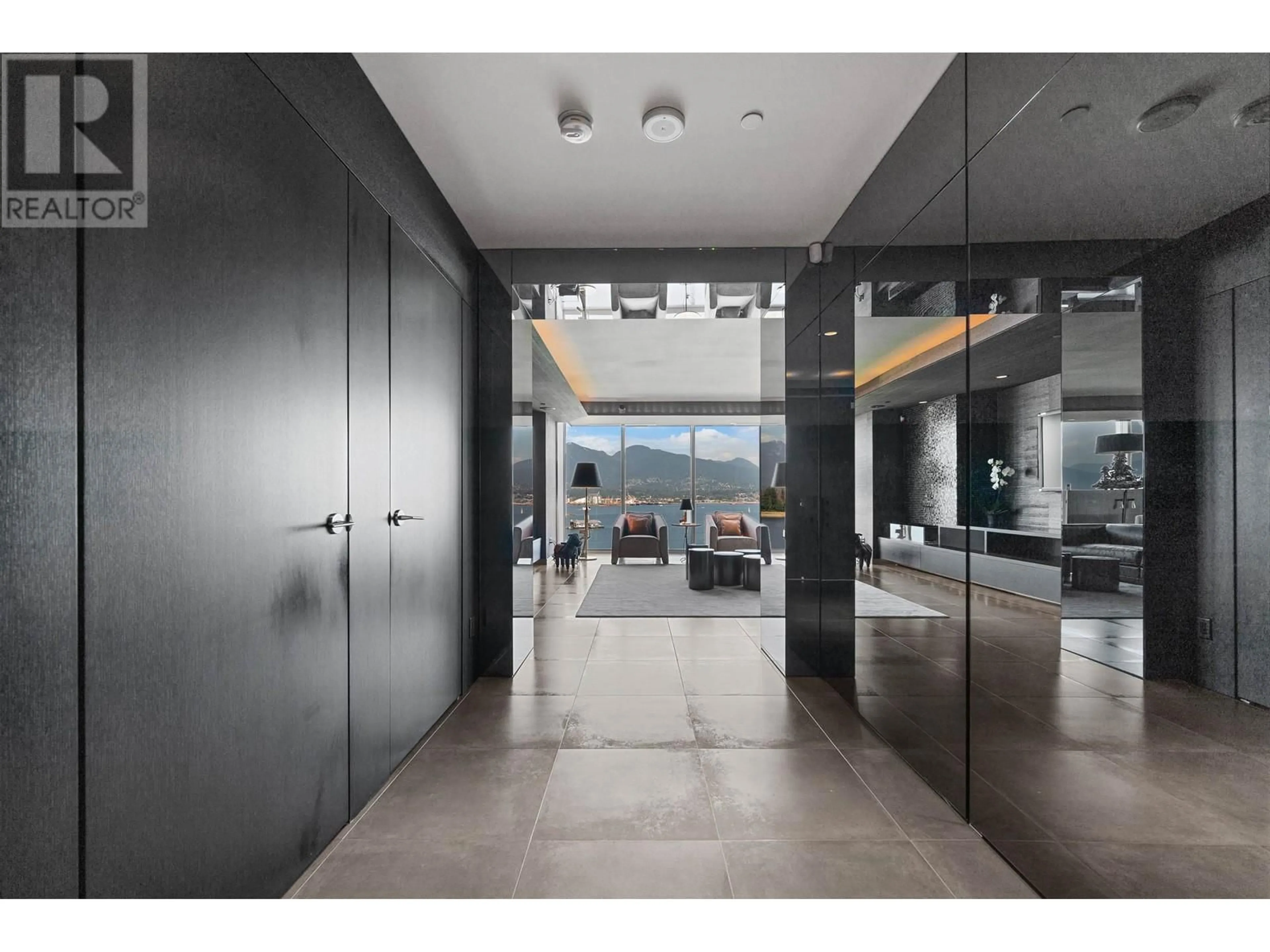 Indoor foyer for 802 1169 W CORDOVA STREET, Vancouver British Columbia V6C3T1