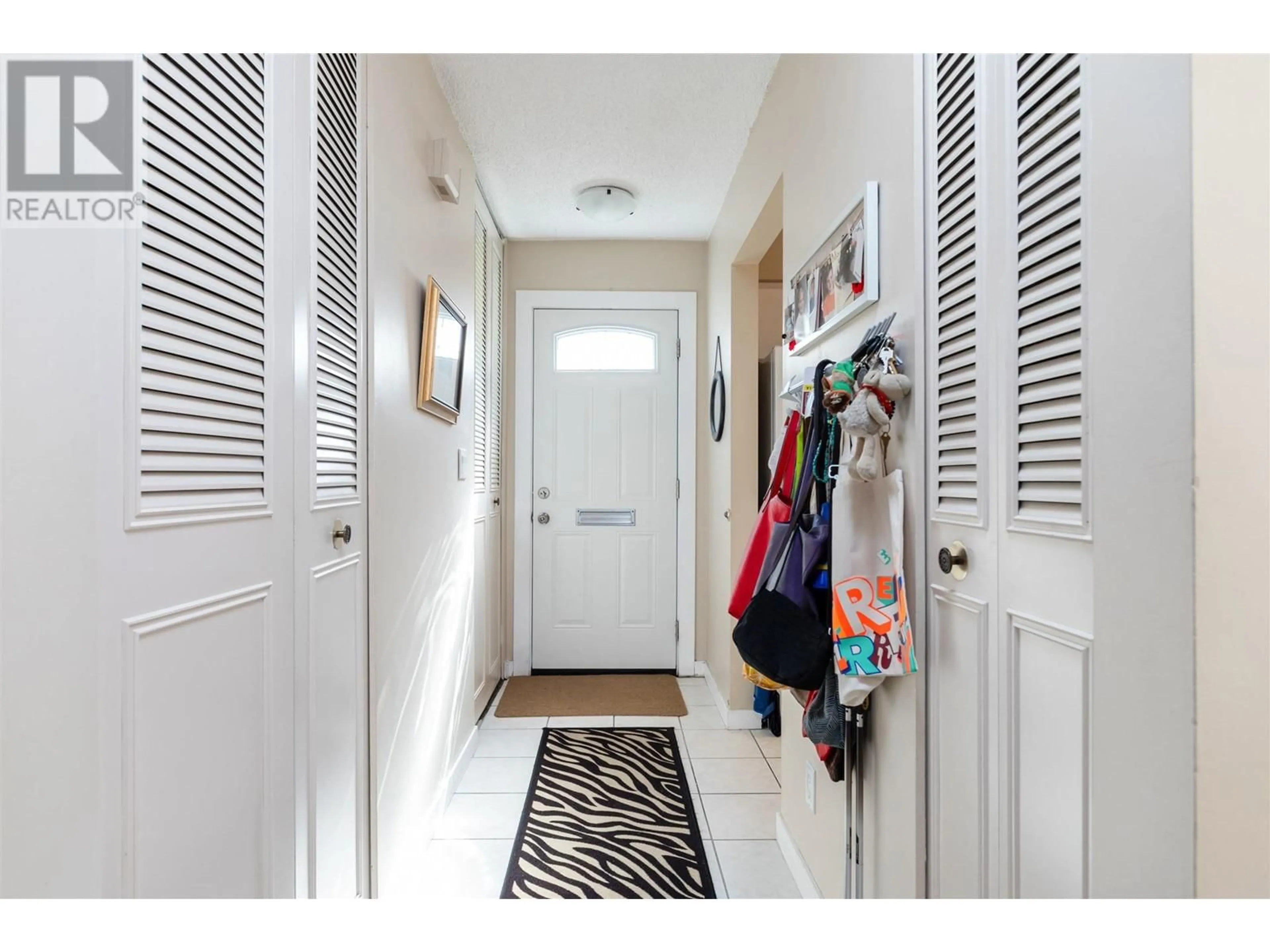 Indoor entryway for 218 - 11791 KING ROAD, Richmond British Columbia V7A3B5