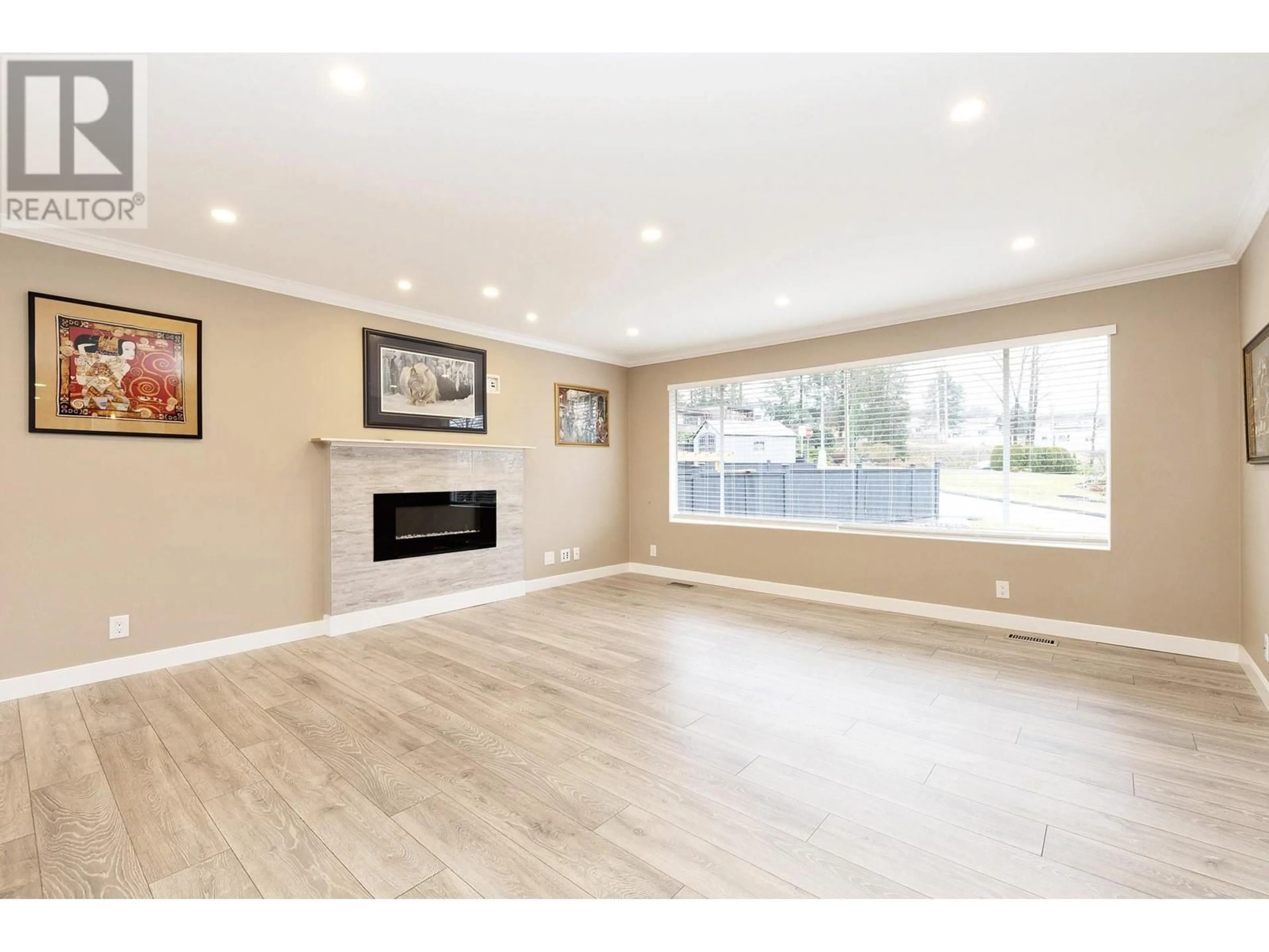 Living room with furniture, wood/laminate floor for 1318 ELINOR CRESCENT, Port Coquitlam British Columbia V3C2Y4