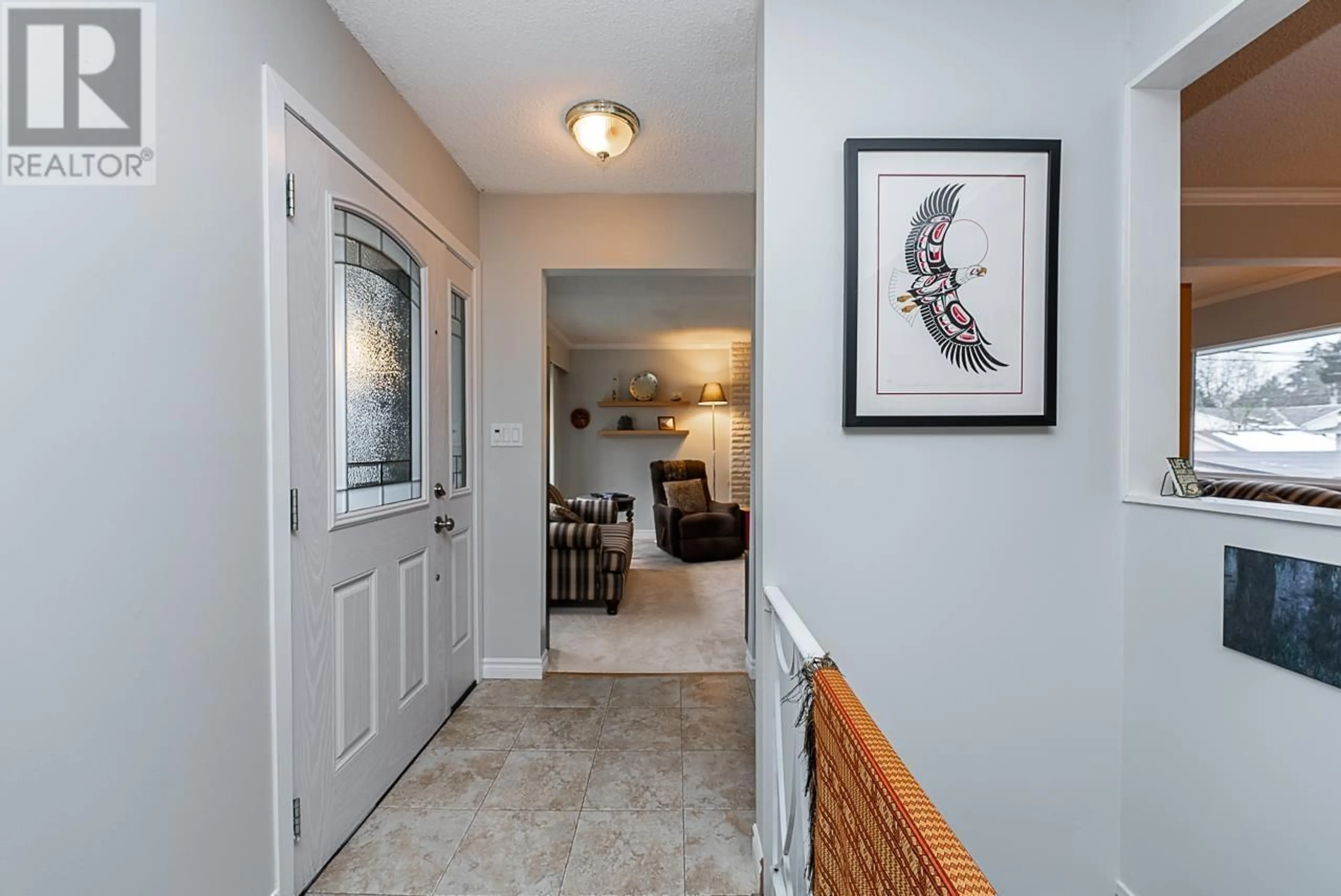 Indoor entryway for 8441 11TH AVENUE, Burnaby British Columbia V3N2P5