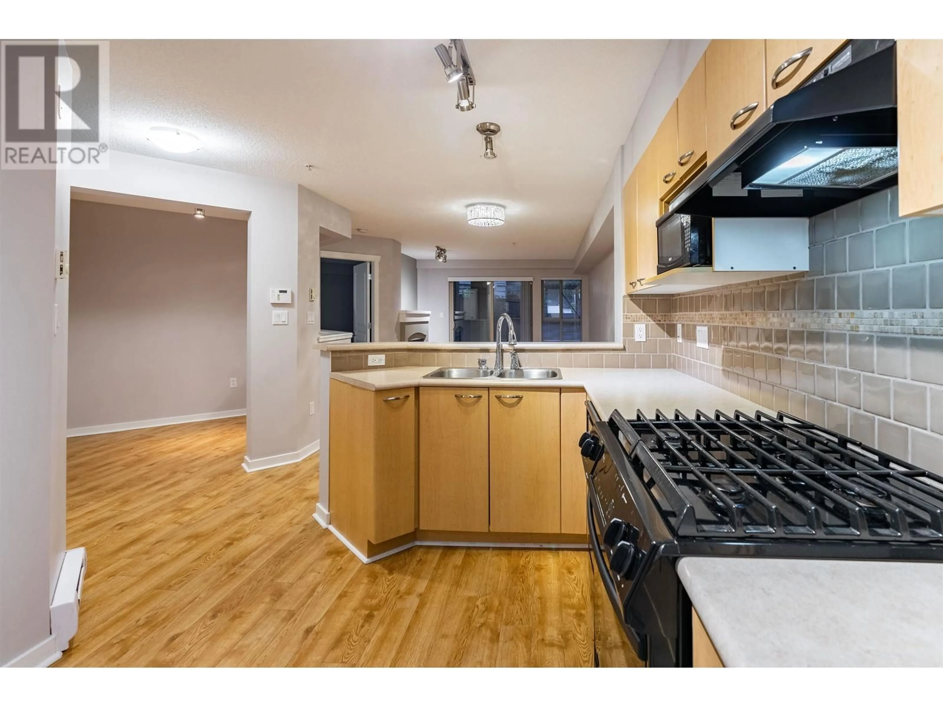 Open concept kitchen, unknown for 106 2958 SILVER SPRINGS BOULEVARD, Coquitlam British Columbia V3E3R9