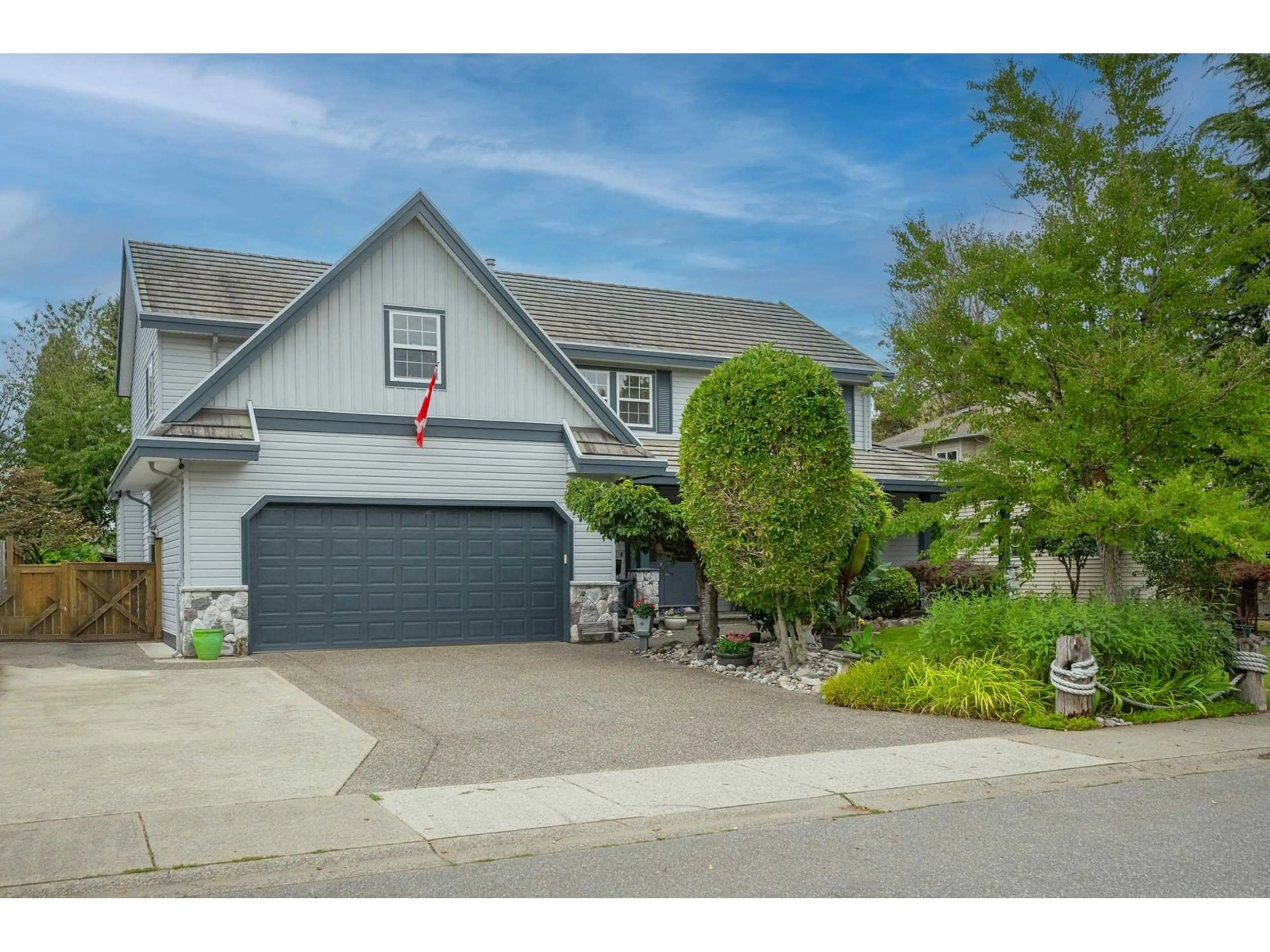 Unknown for 5127 214A STREET, Langley British Columbia V3A8S7