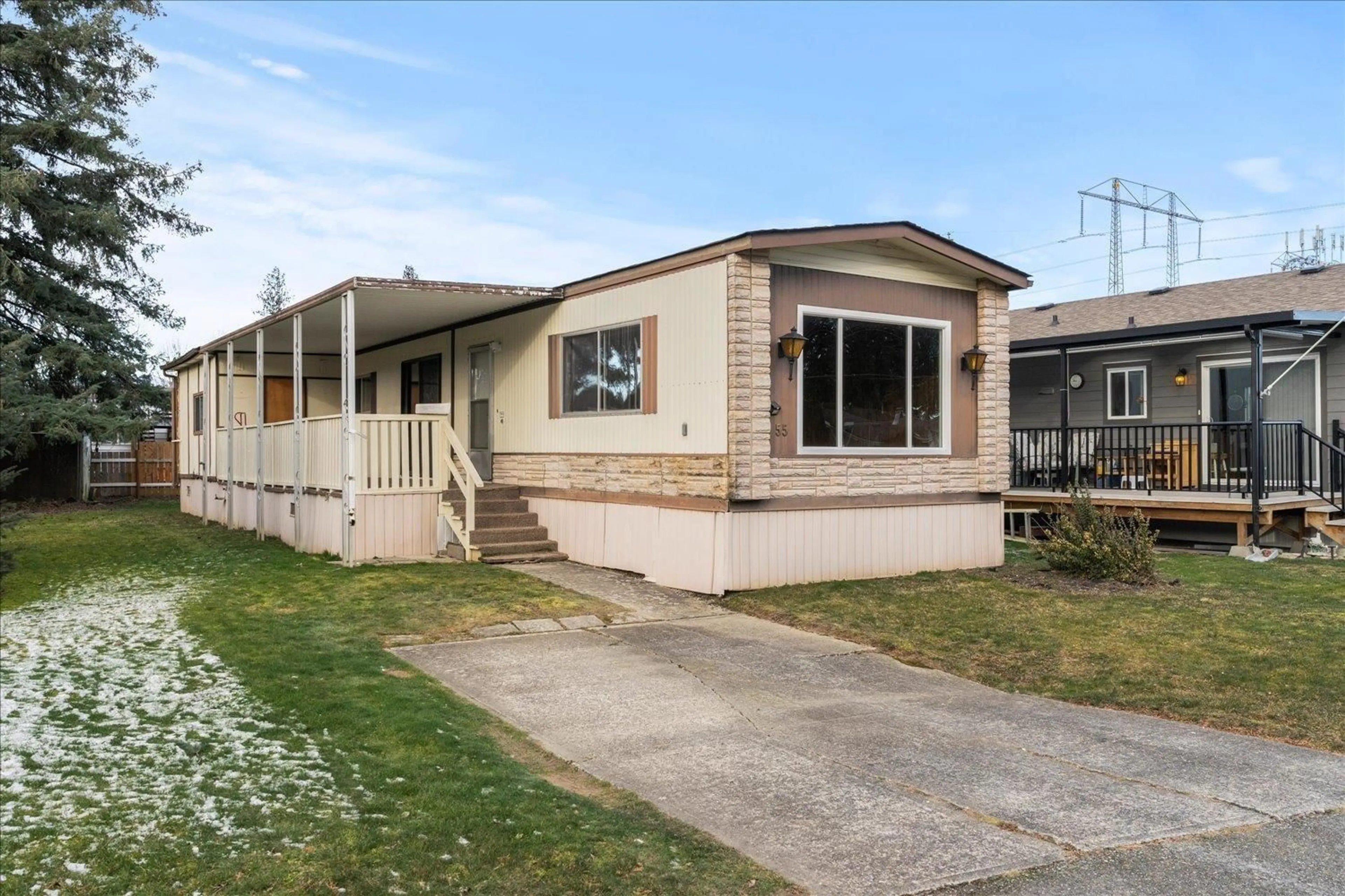 Home with vinyl exterior material, street for 55 - 6338 VEDDER ROAD, Chilliwack British Columbia V2R1C6
