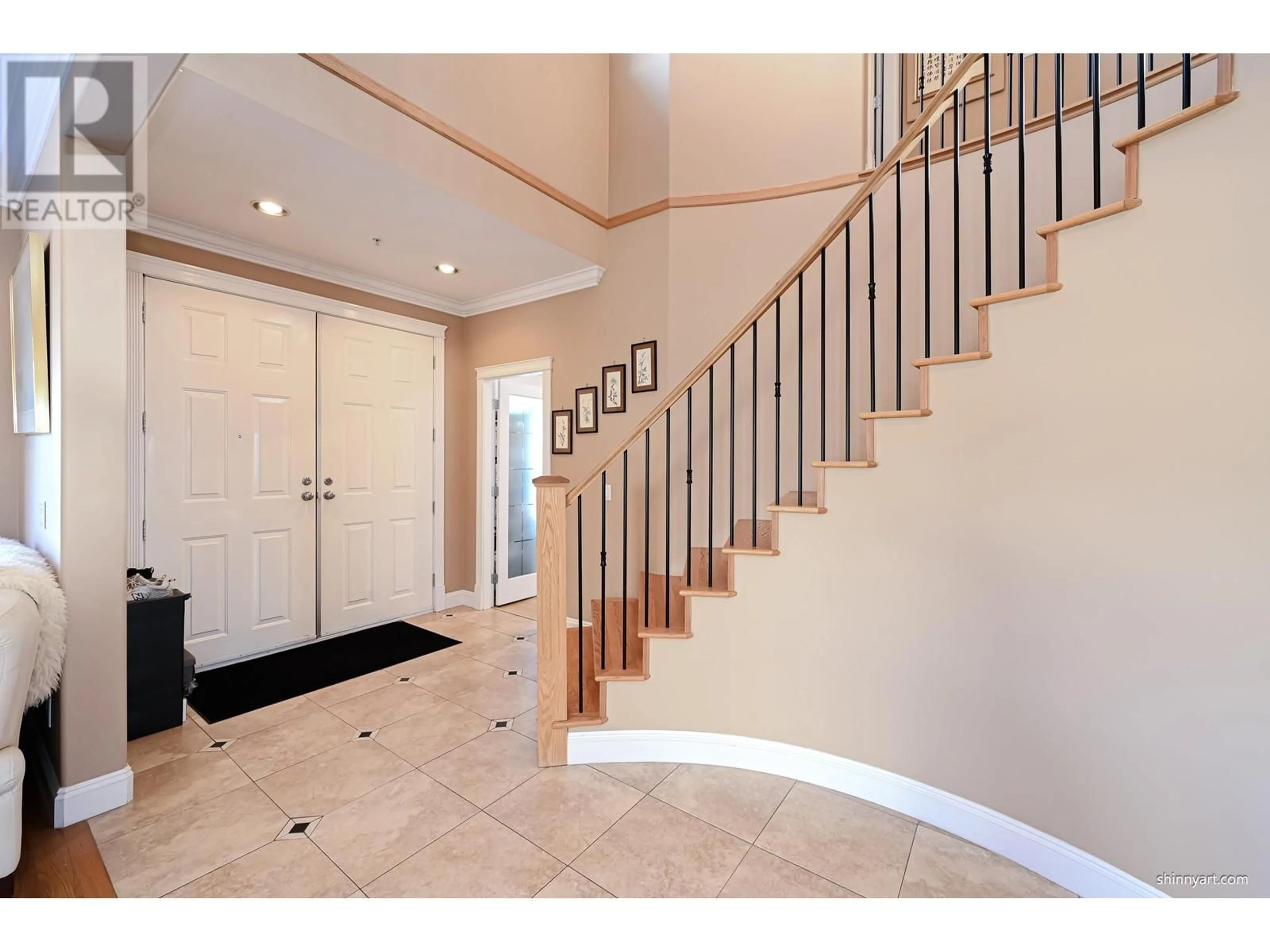 Indoor entryway for 3506 HAIDA DRIVE, Vancouver British Columbia V5M3Z4