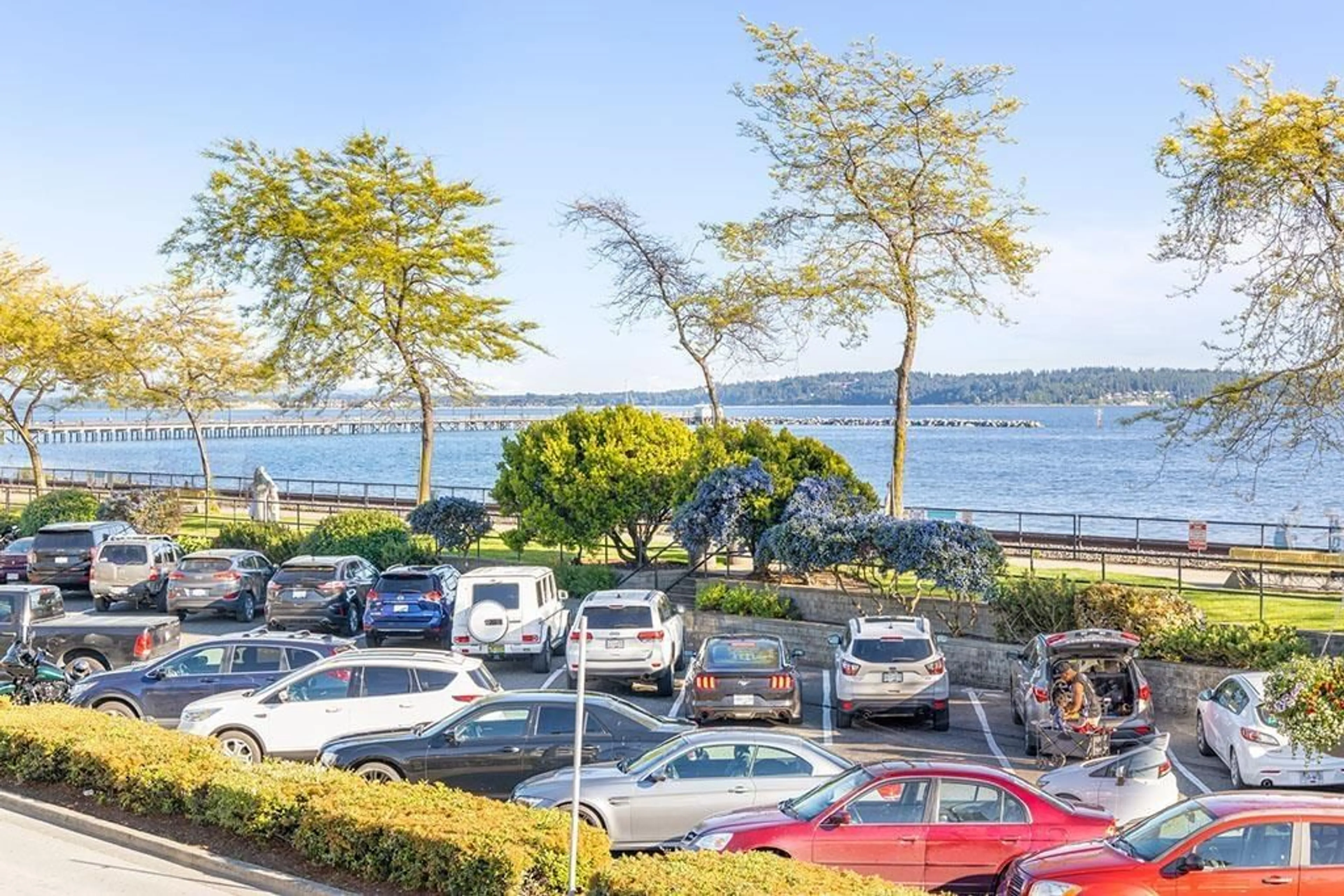 Patio, water/lake/river/ocean view for 111 14881 MARINE DRIVE, White Rock British Columbia V4B1C2