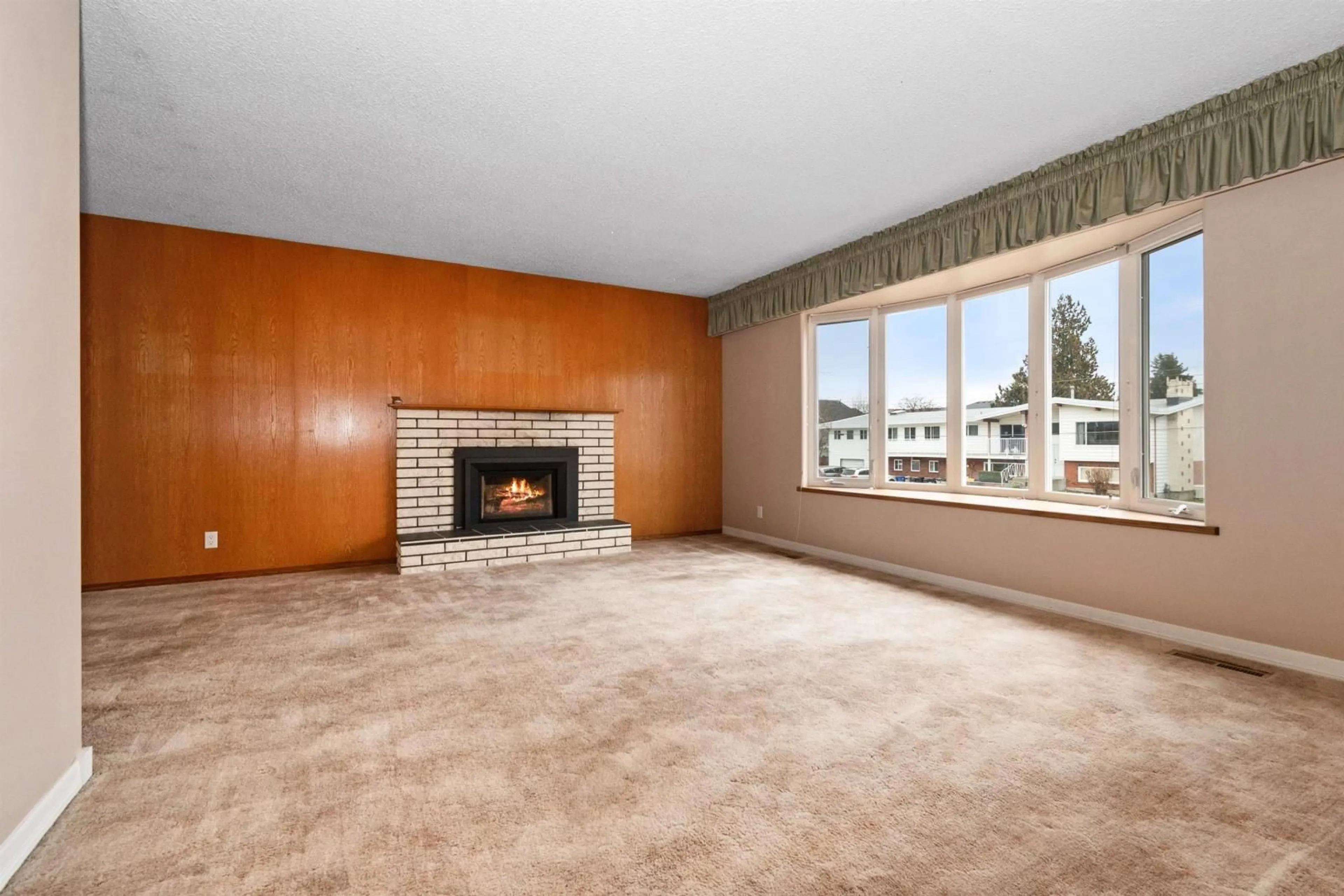 Living room with furniture, unknown for 10181 MANOR DRIVE|Fairfield Island, Chilliwack British Columbia V2P5Y7