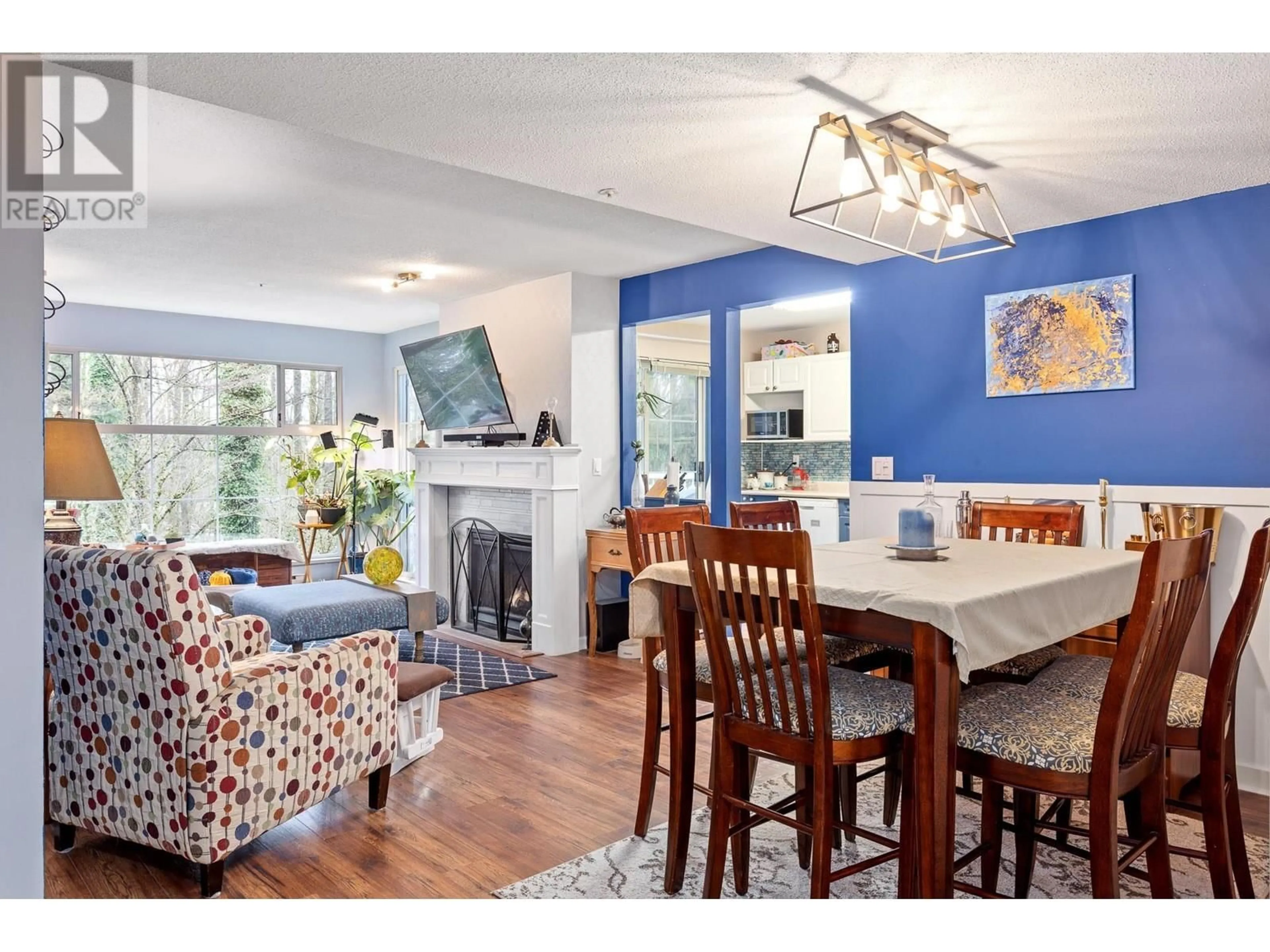Open concept kitchen, wood/laminate floor for 318 - 2678 DIXON STREET, Port Coquitlam British Columbia V3C6L7
