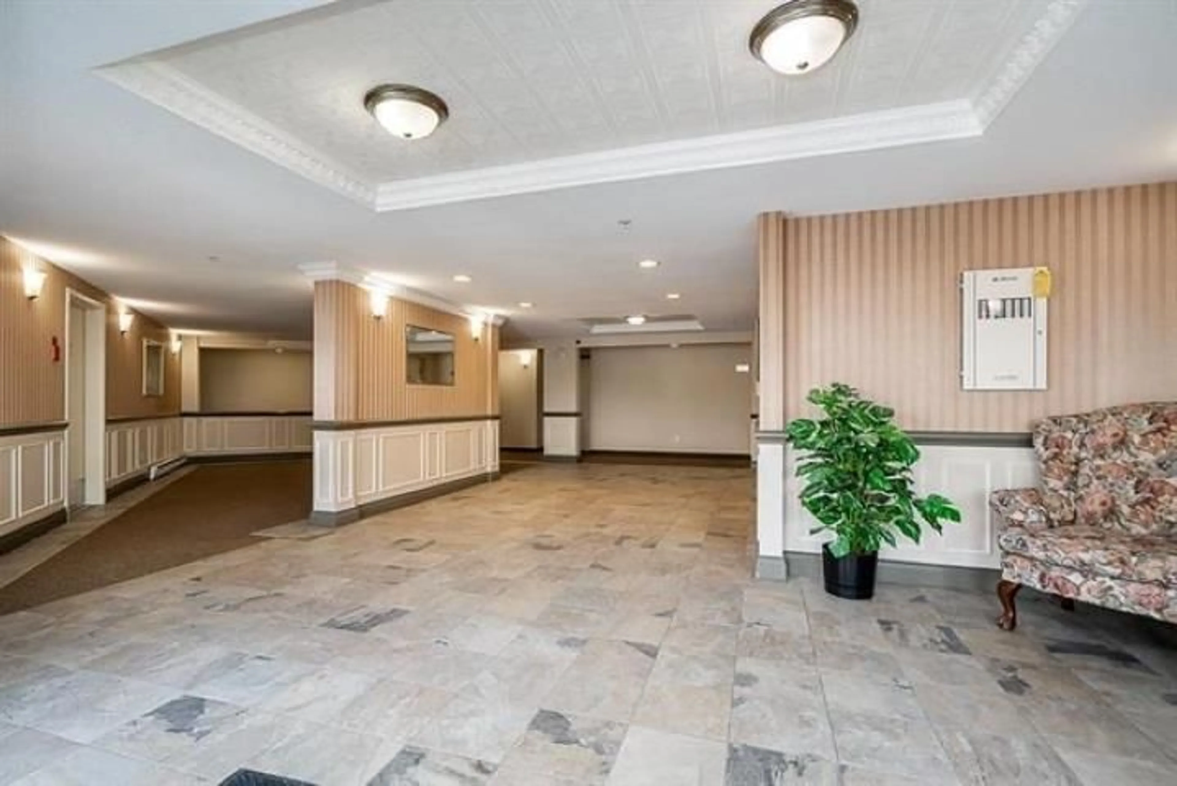 Lobby for 222 - 27358 32, Langley British Columbia V4W3M5