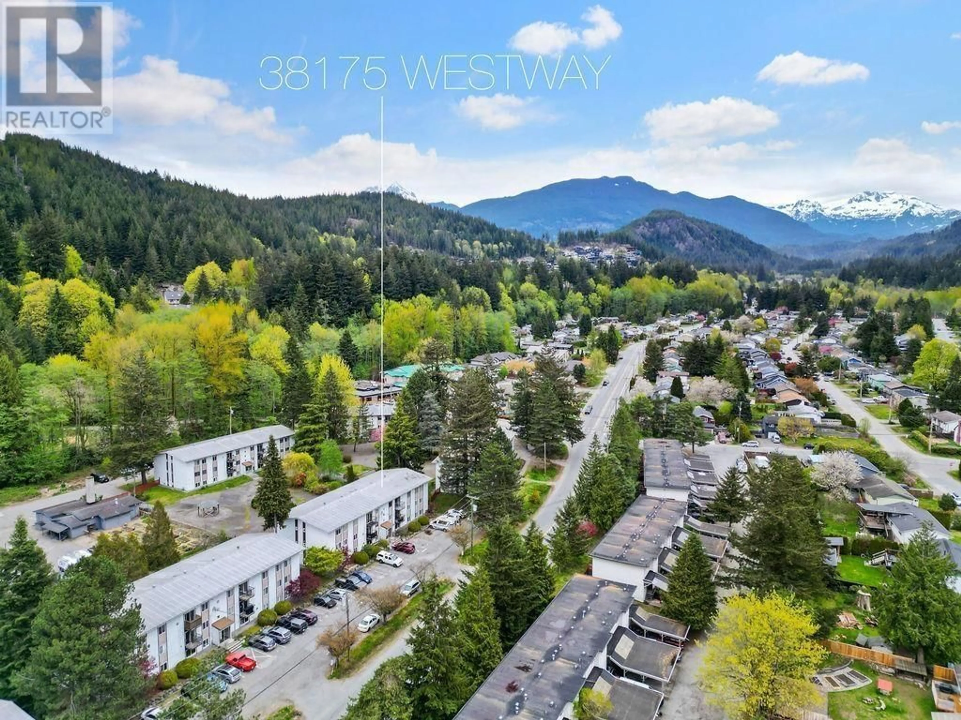 A pic from outside/outdoor area/front of a property/back of a property/a pic from drone, mountain view for 26 38175 WESTWAY AVENUE, Squamish British Columbia V8B0C2