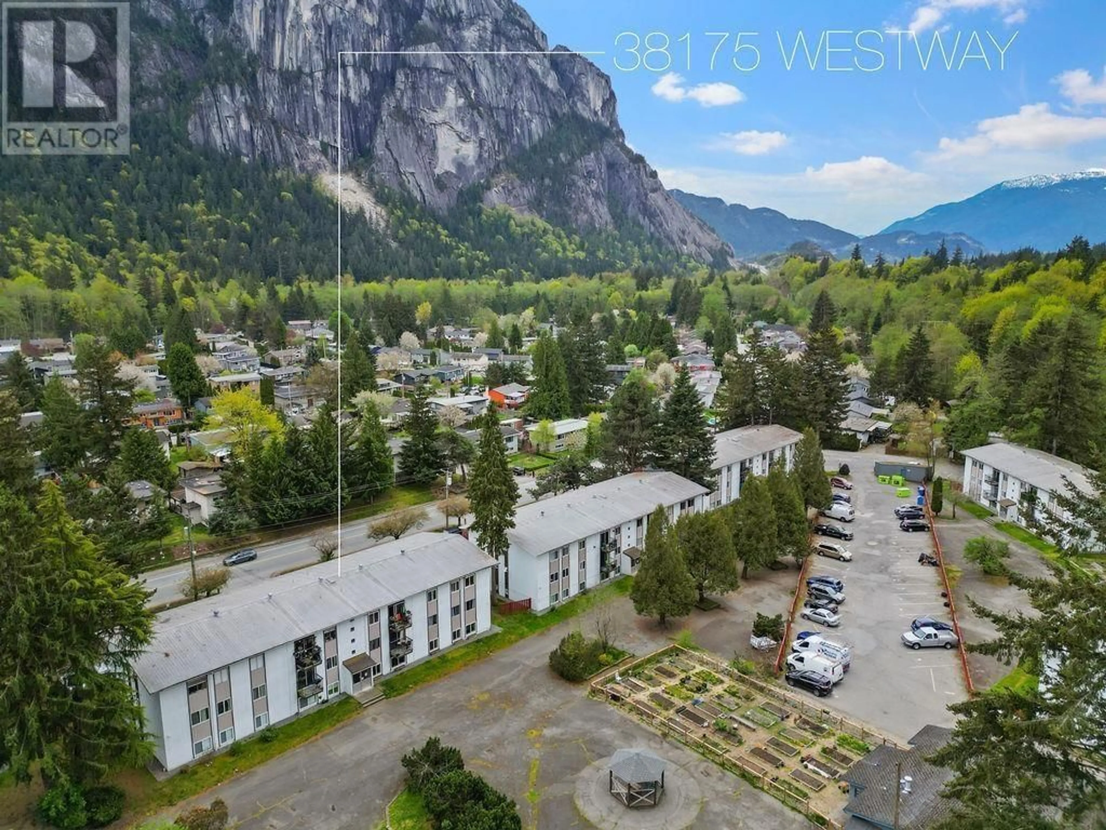 A pic from outside/outdoor area/front of a property/back of a property/a pic from drone, mountain view for 26 38175 WESTWAY AVENUE, Squamish British Columbia V8B0C2