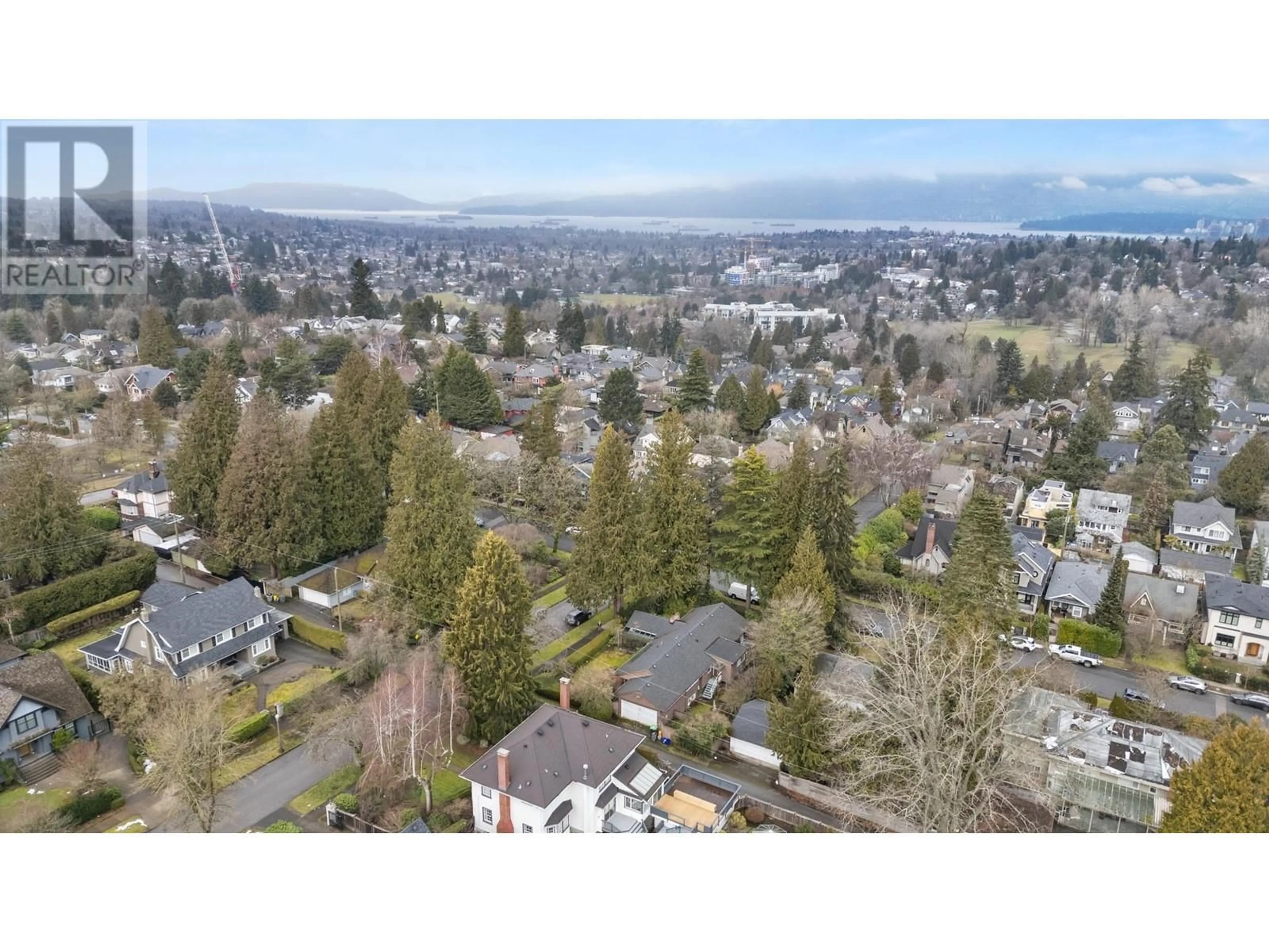 A pic from outside/outdoor area/front of a property/back of a property/a pic from drone, mountain view for 5312 CYPRESS STREET, Vancouver British Columbia V6M3R4