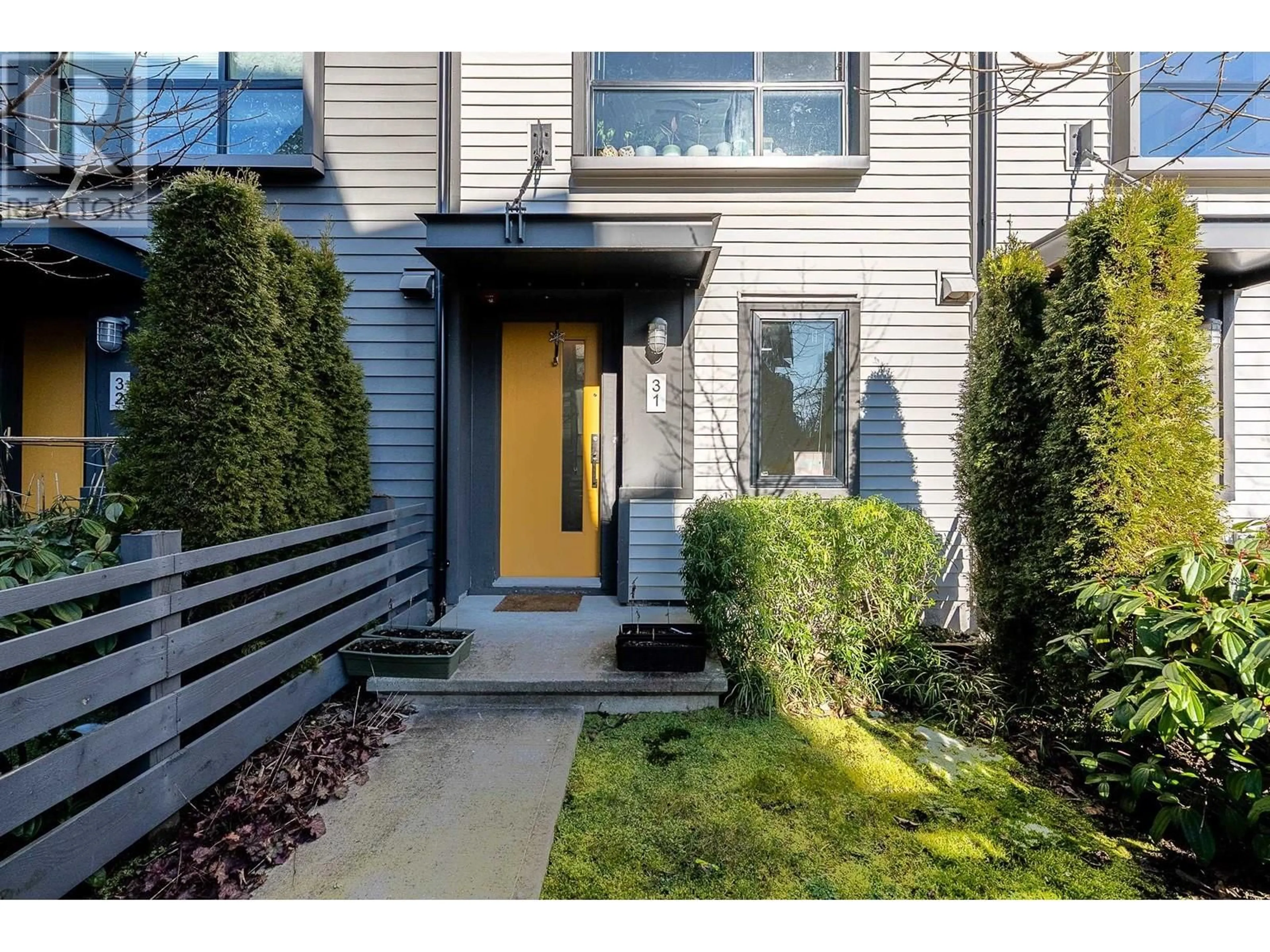 Indoor entryway for 31 2371 RANGER LANE, Port Coquitlam British Columbia V3B0N6