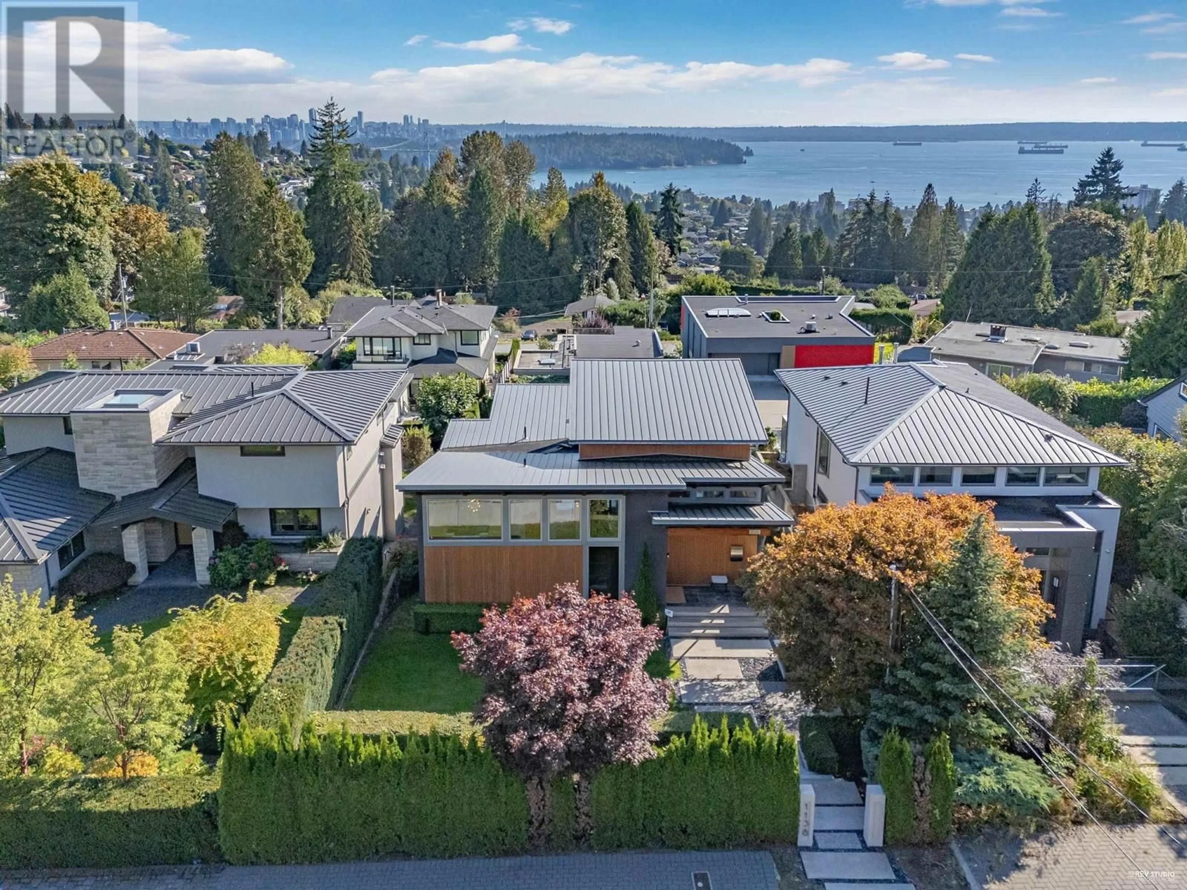 A pic from outside/outdoor area/front of a property/back of a property/a pic from drone, water/lake/river/ocean view for 1138 PALMERSTON AVENUE, West Vancouver British Columbia V7S2J6